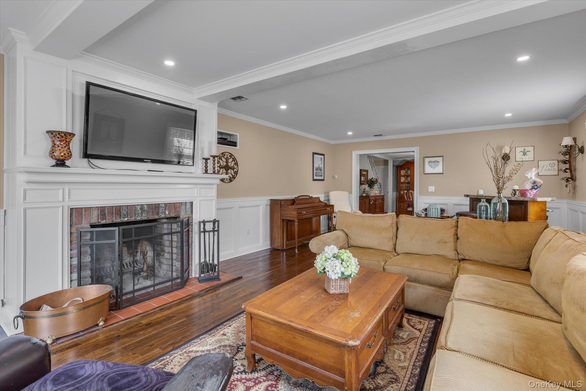 222 Bay Avenue, Bayport, NY 11705