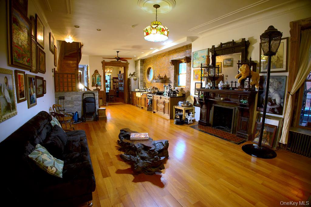 529 Manhattan Avenue, New York (Manhattan), NY 10027