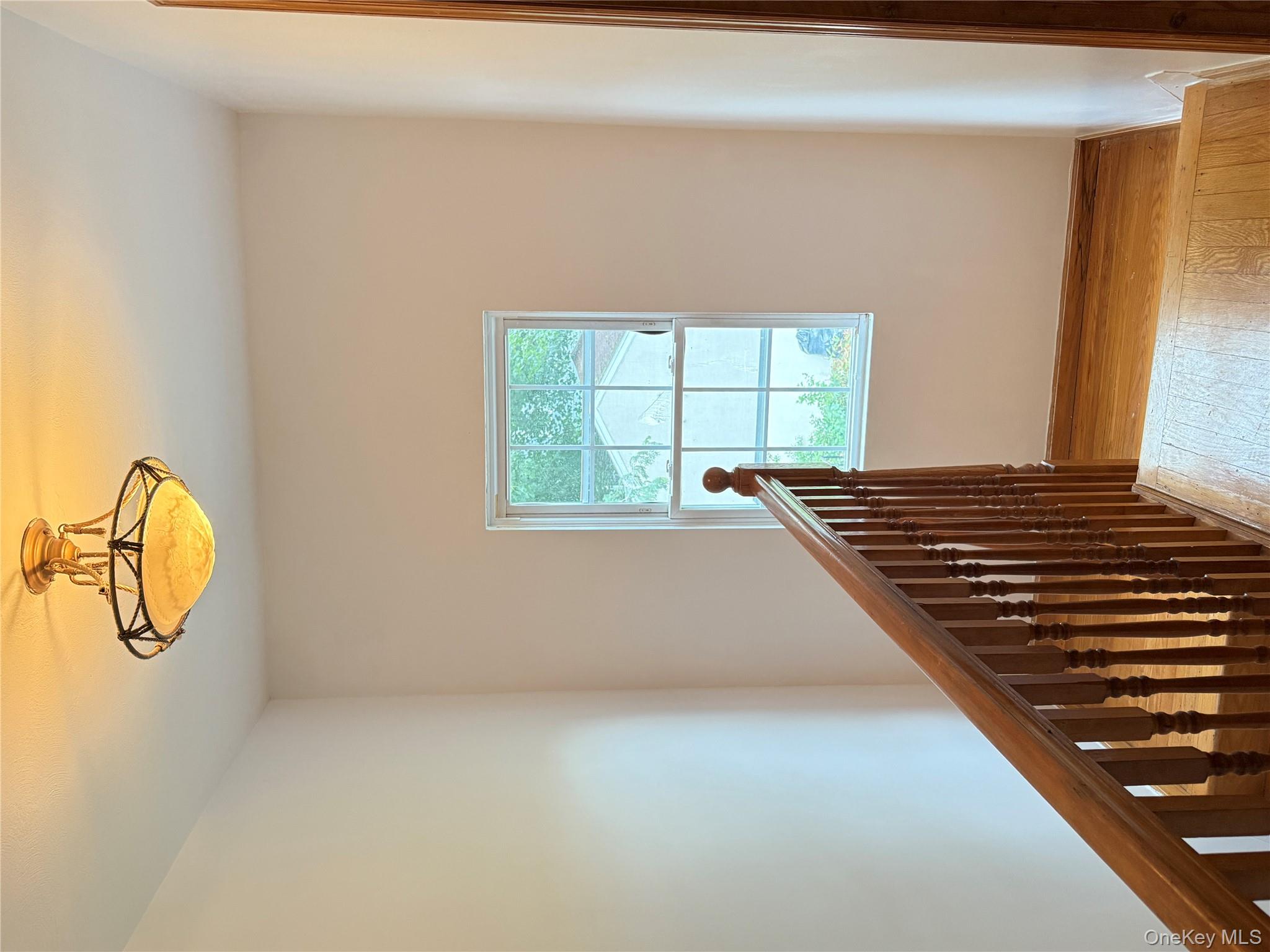 5 Garfield Place, Roslyn Heights, NY 11577