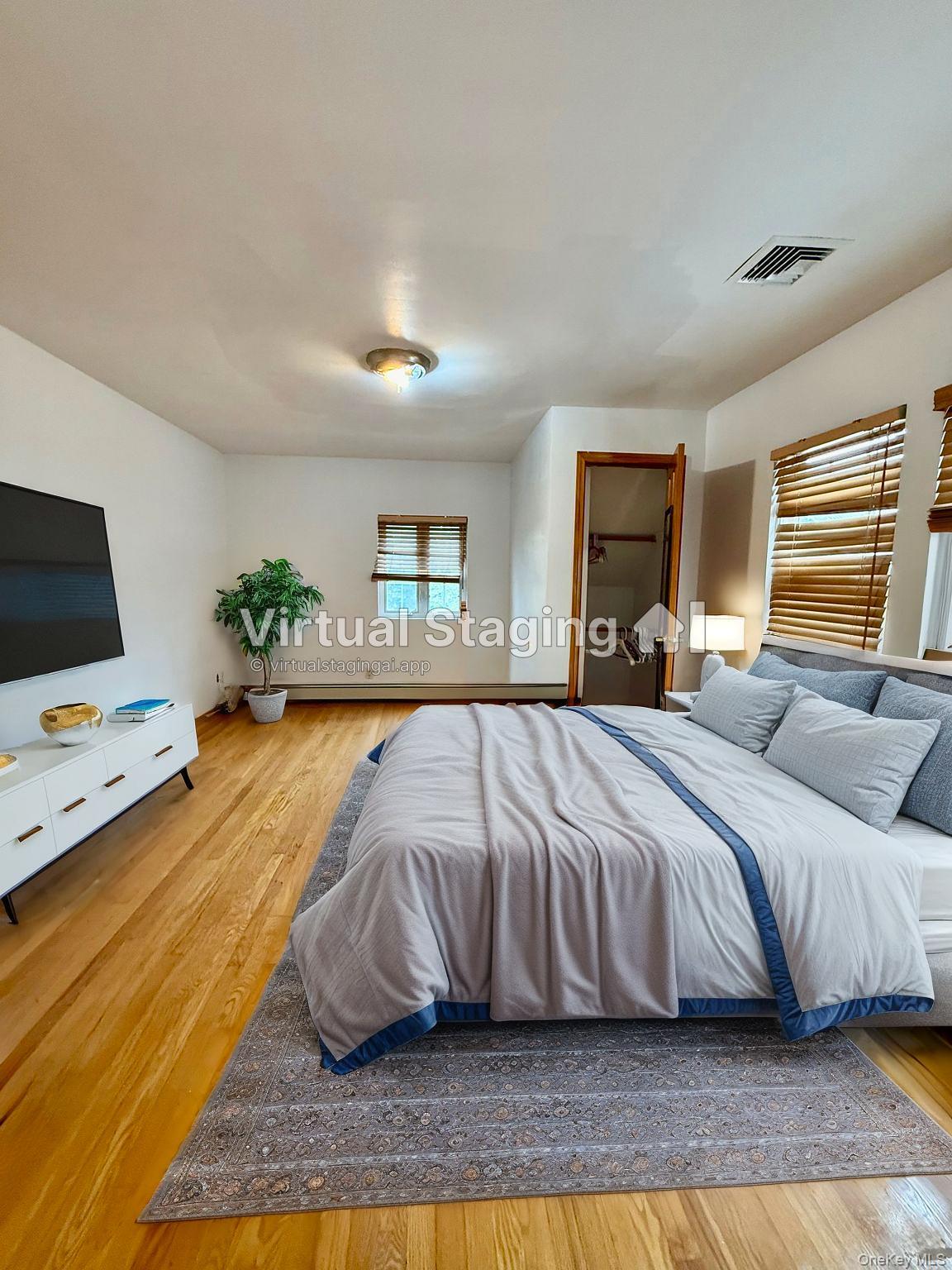 5 Garfield Place, Roslyn Heights, NY 11577