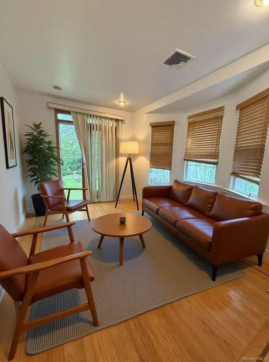 5 Garfield Place, Roslyn Heights, NY 11577