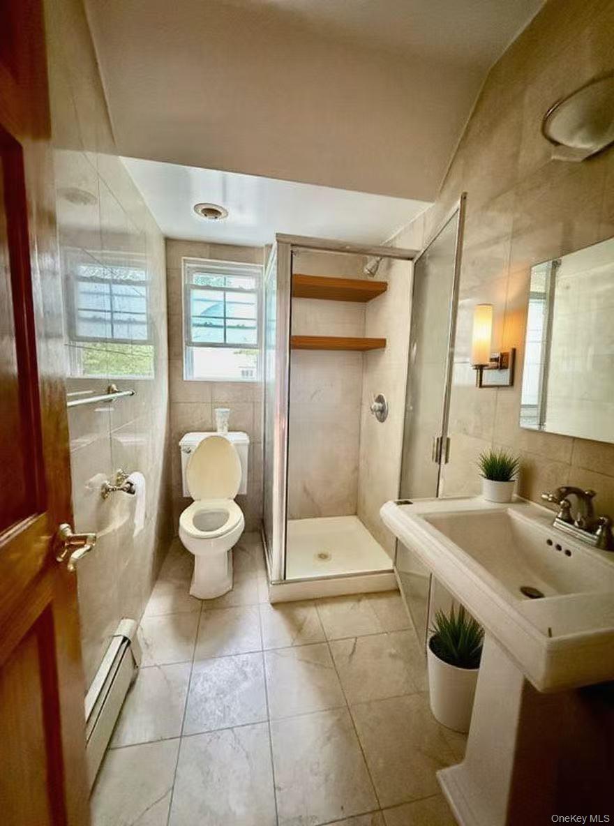 5 Garfield Place, Roslyn Heights, NY 11577