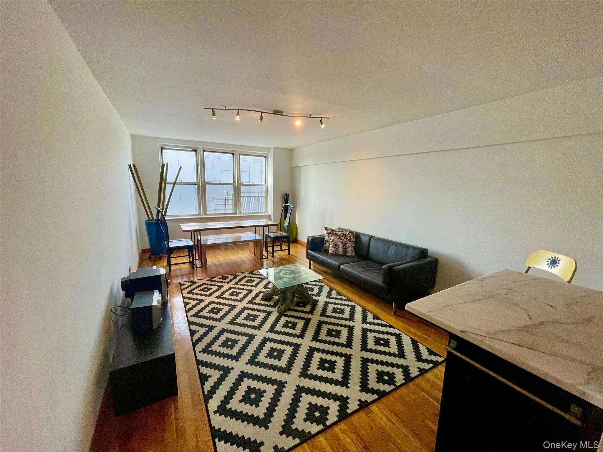 94-11 59th Avenue # F21, Elmhurst, NY 11373