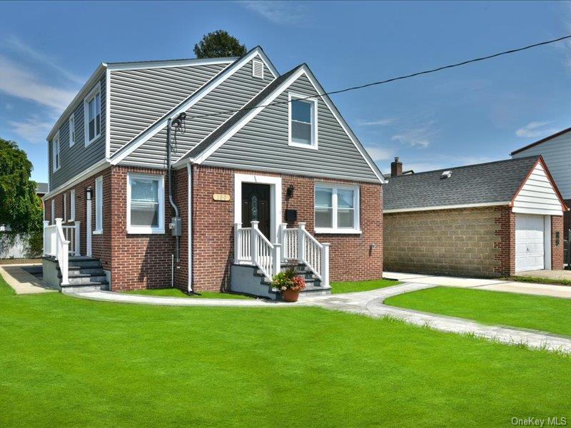 180 evelyn, Mineola, NY 11501