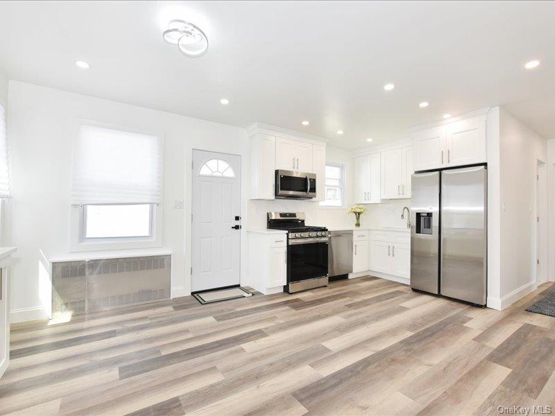 180 evelyn Road, Mineola, NY 11501