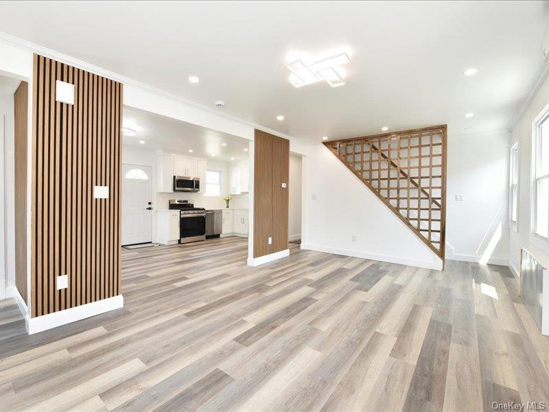 180 evelyn Road, Mineola, NY 11501