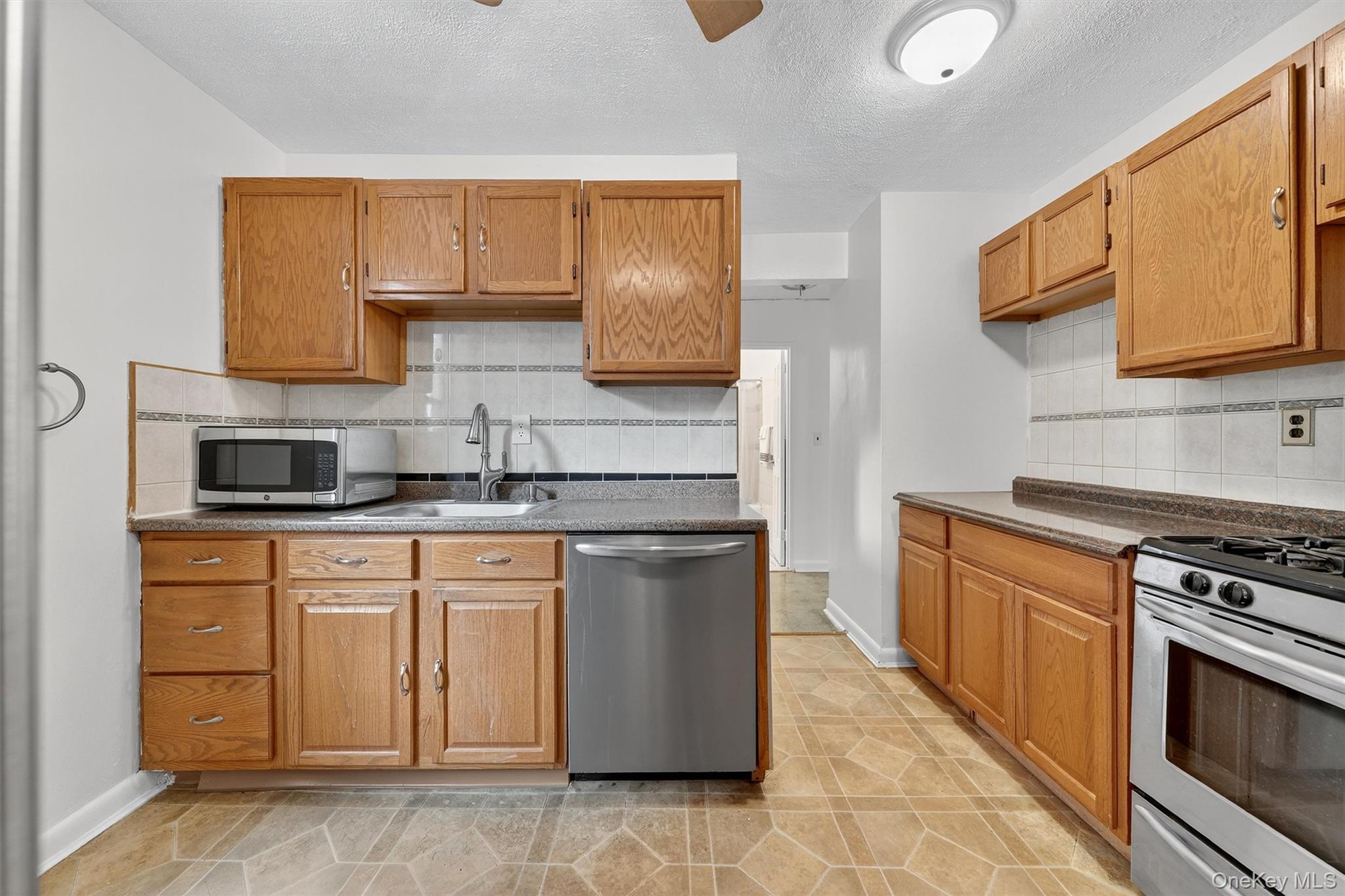 4 Sadore Lane # 4U, Yonkers, NY 10710