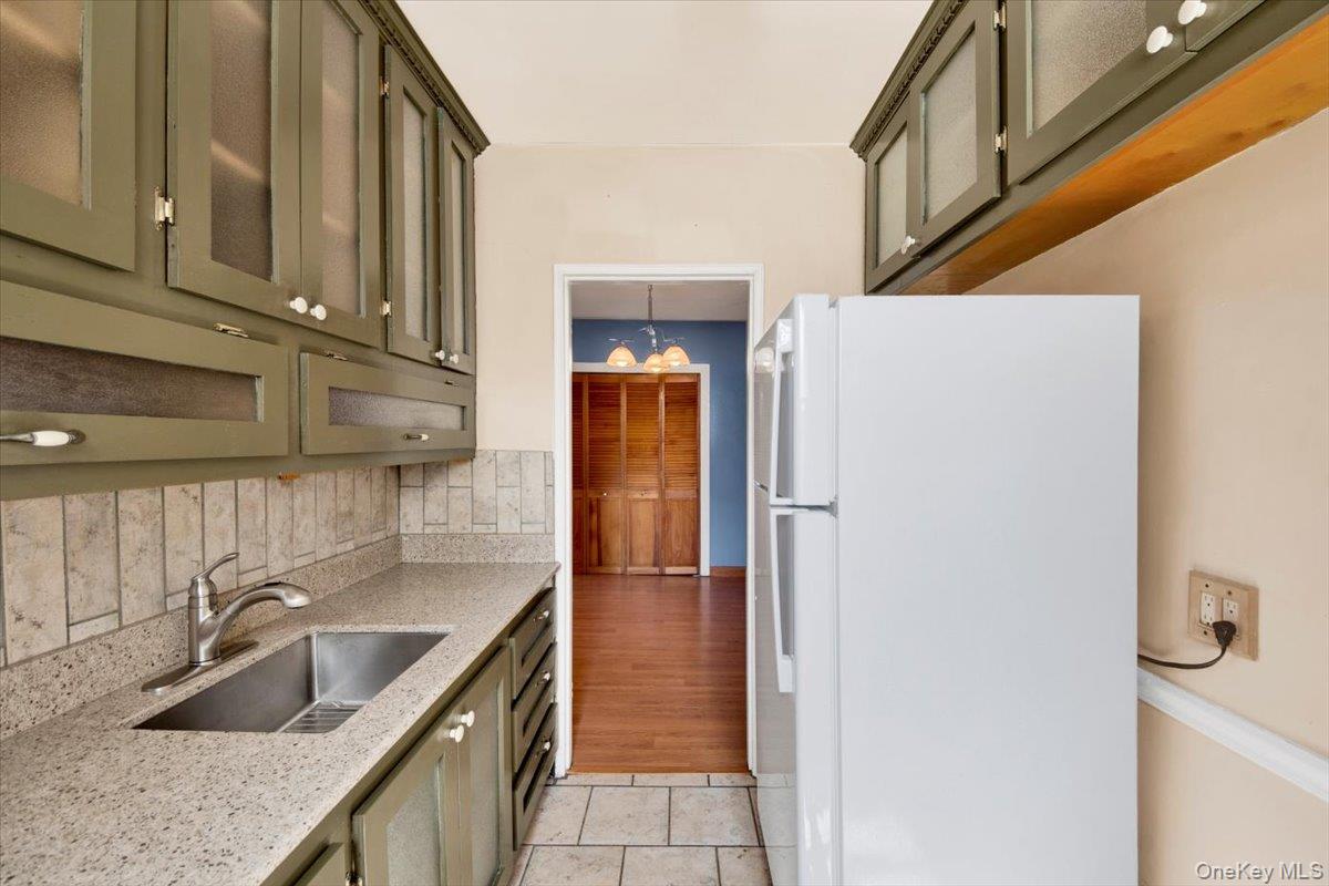 25-40 Union Street # 3F, Flushing, NY 11354