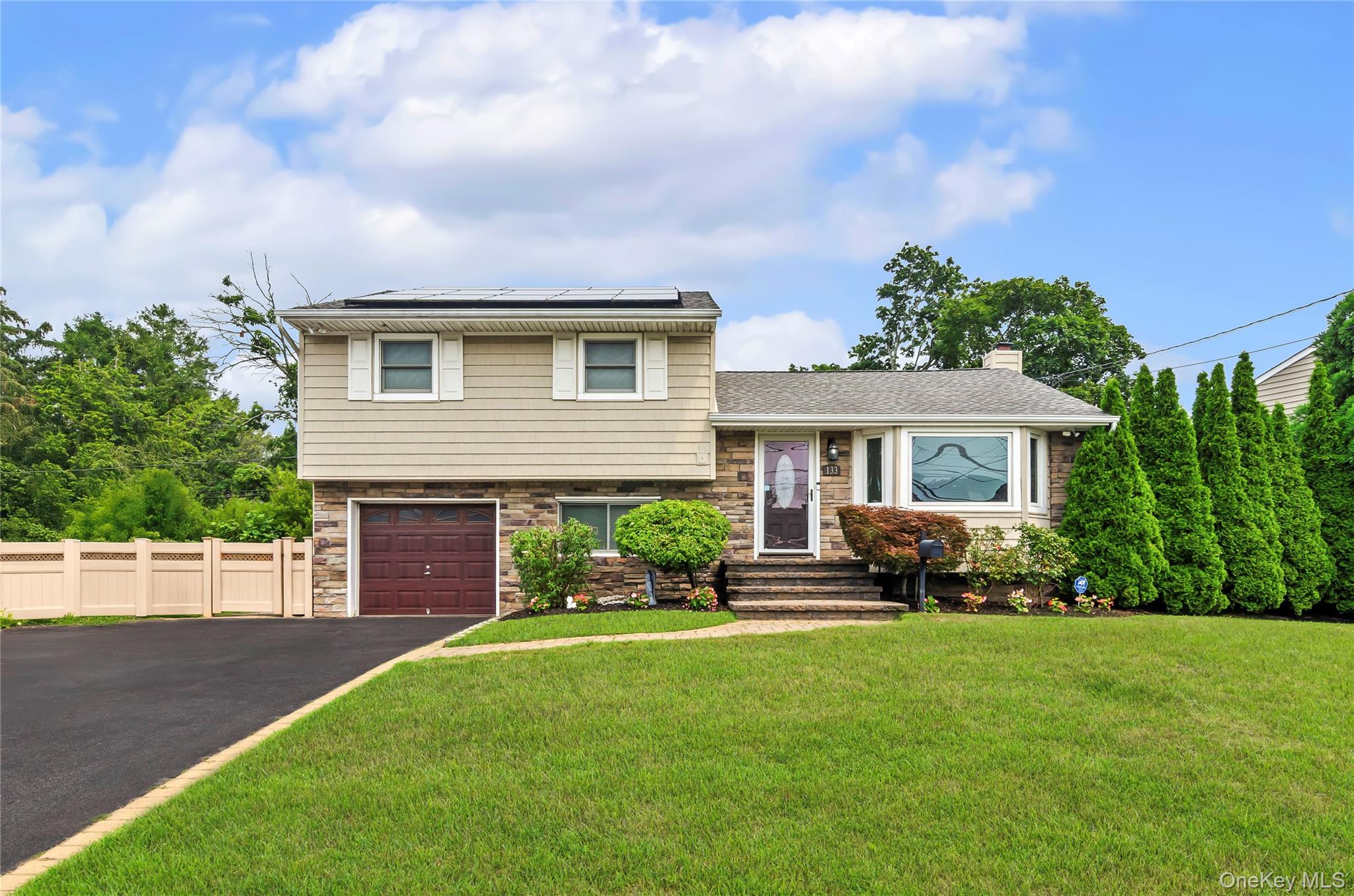 133 Wilherm Lane, West Islip, NY 11795