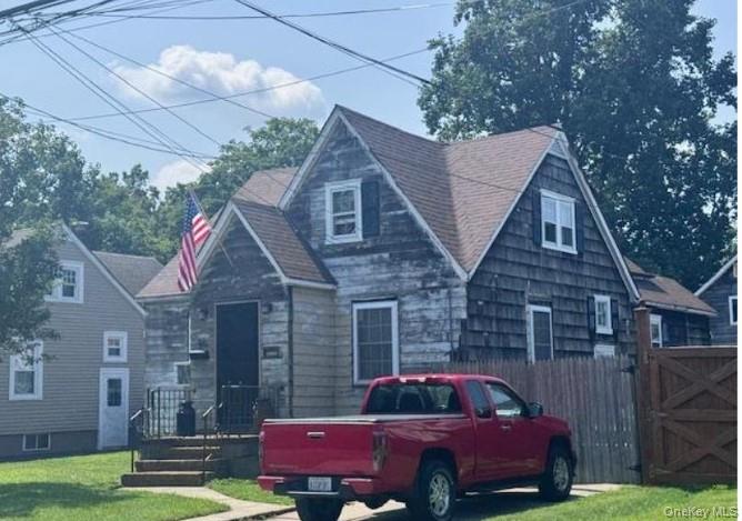 60 Center Avenue, Bay Shore, NY 11706