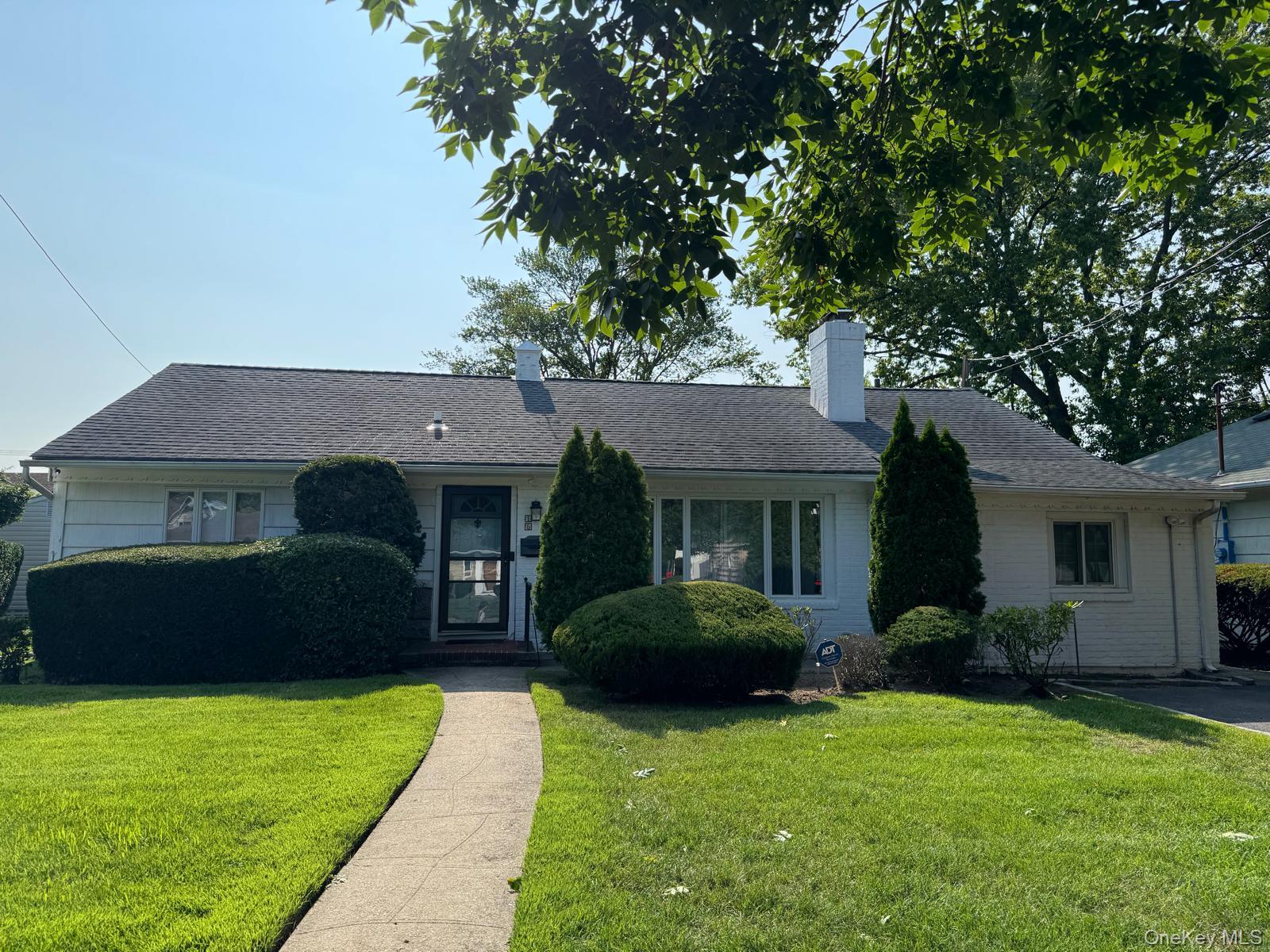 16 Lynwood Drive, Valley Stream, NY 11580
