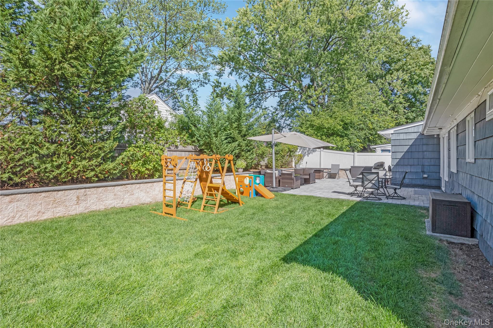 16 Lynwood Drive, Valley Stream, NY 11580