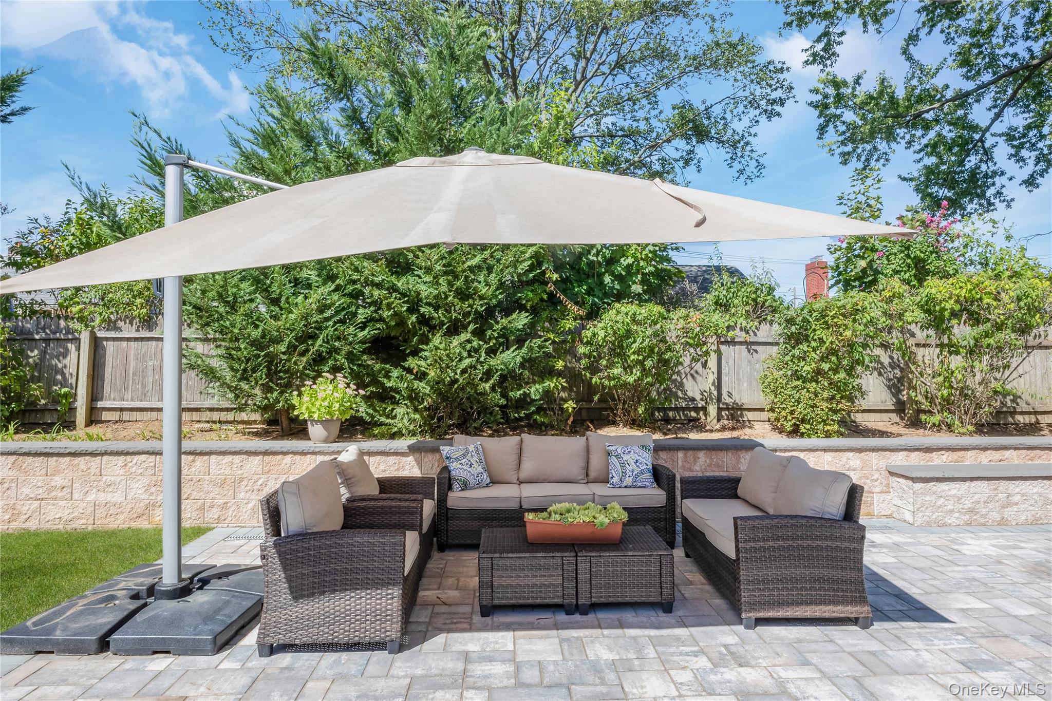 16 Lynwood Drive, Valley Stream, NY 11580