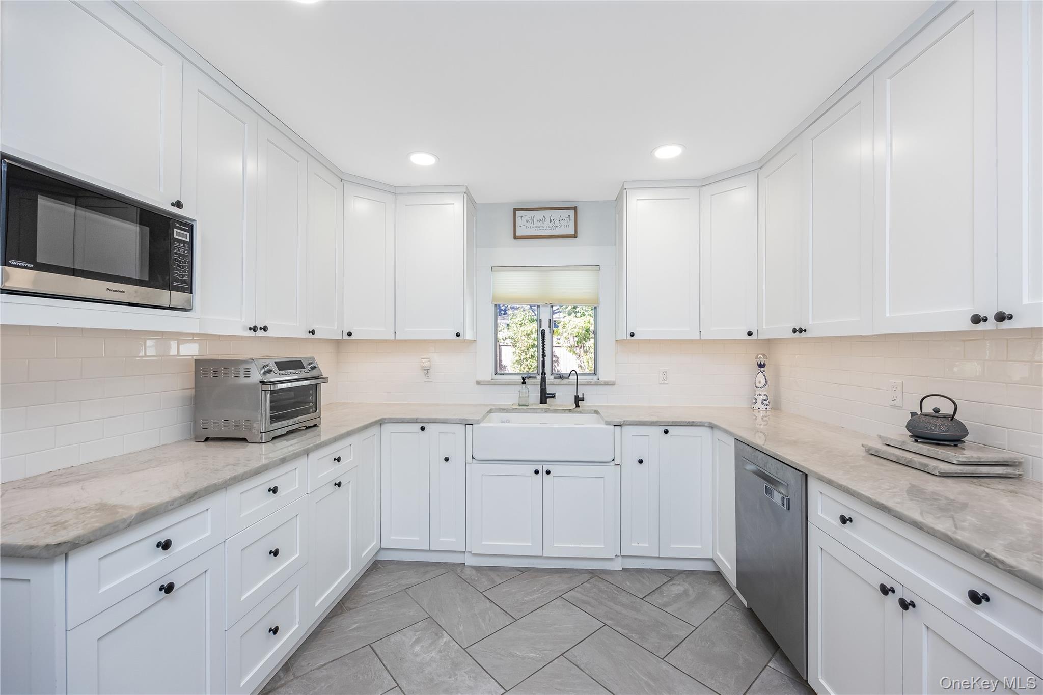 16 Lynwood Drive, Valley Stream, NY 11580