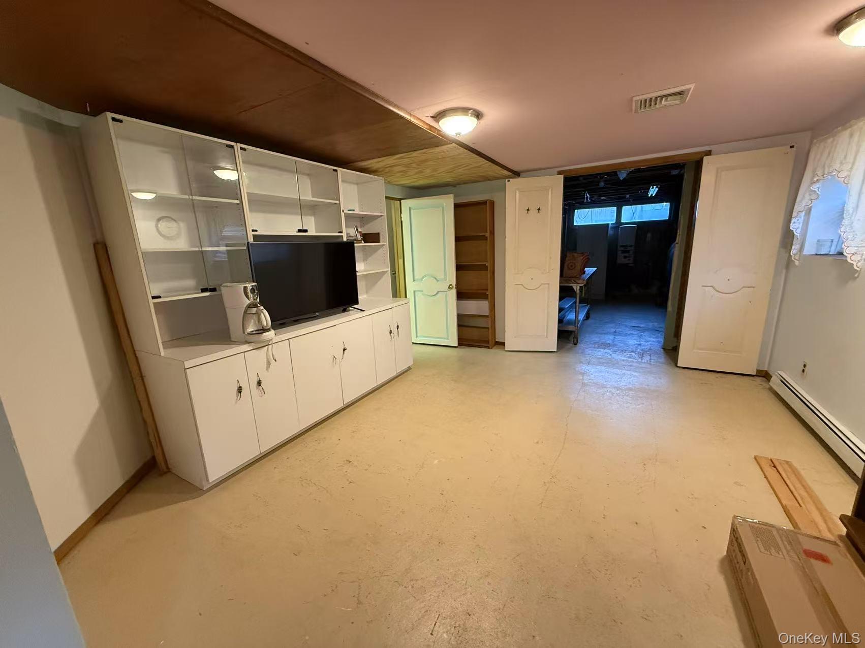 216 Glenwood Lane, Port Jefferson, NY 11777