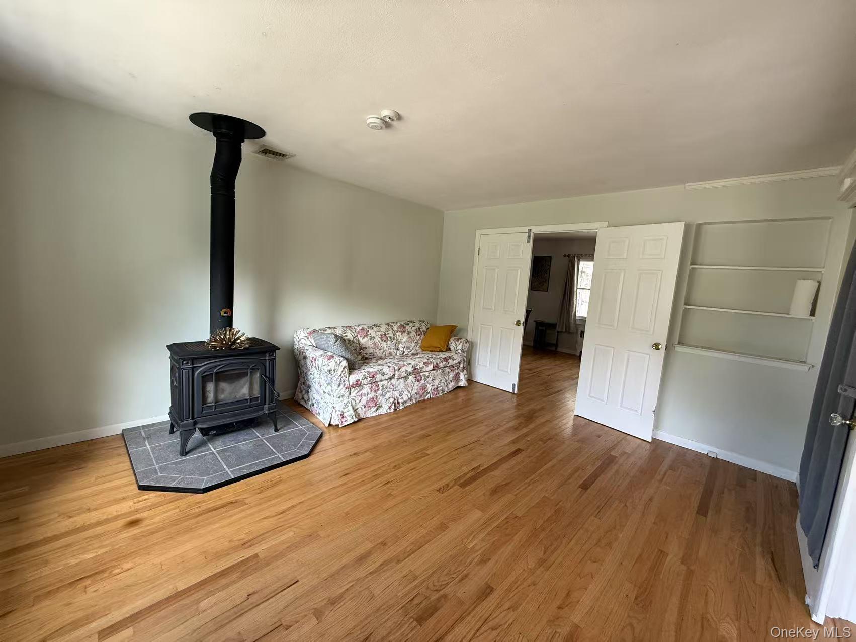 216 Glenwood Lane, Port Jefferson, NY 11777