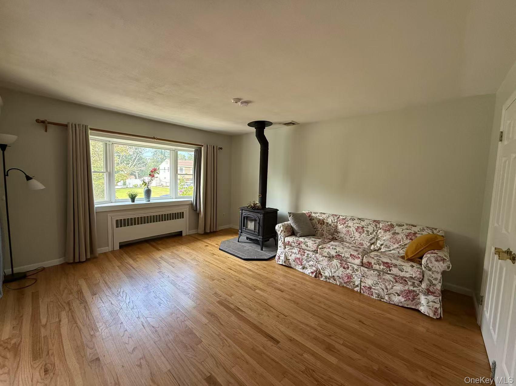 216 Glenwood Lane, Port Jefferson, NY 11777