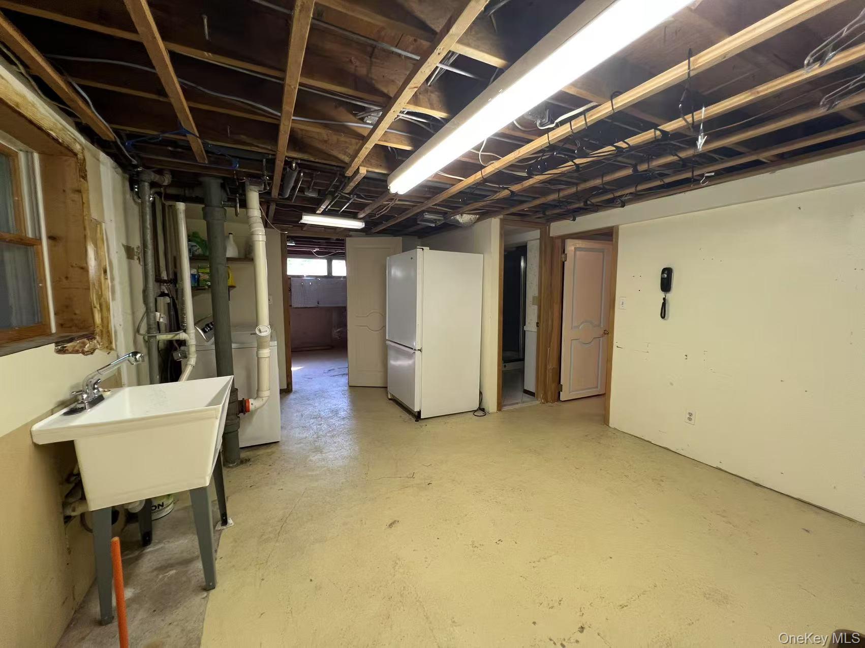 216 Glenwood Lane, Port Jefferson, NY 11777