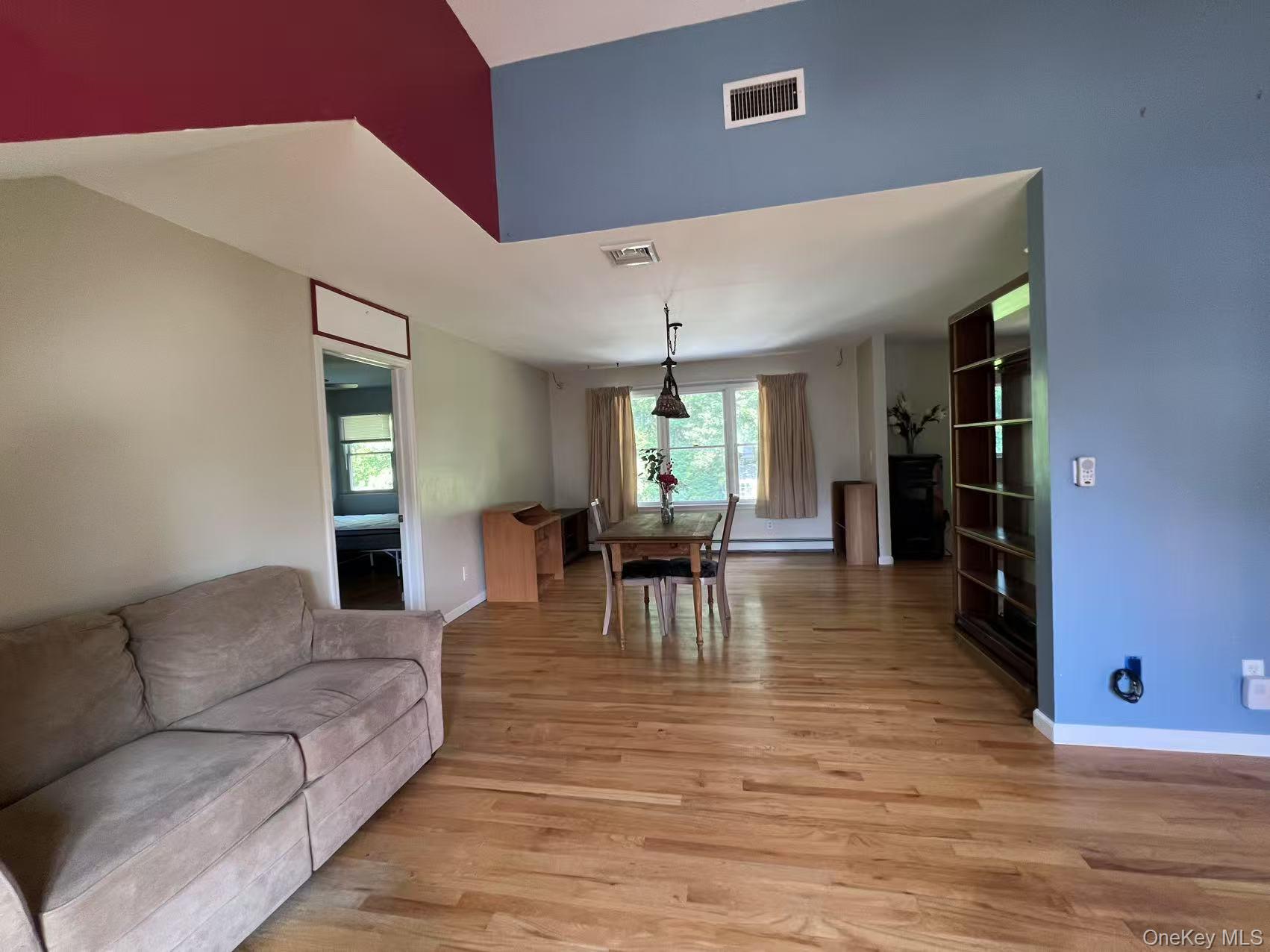 216 Glenwood Lane, Port Jefferson, NY 11777