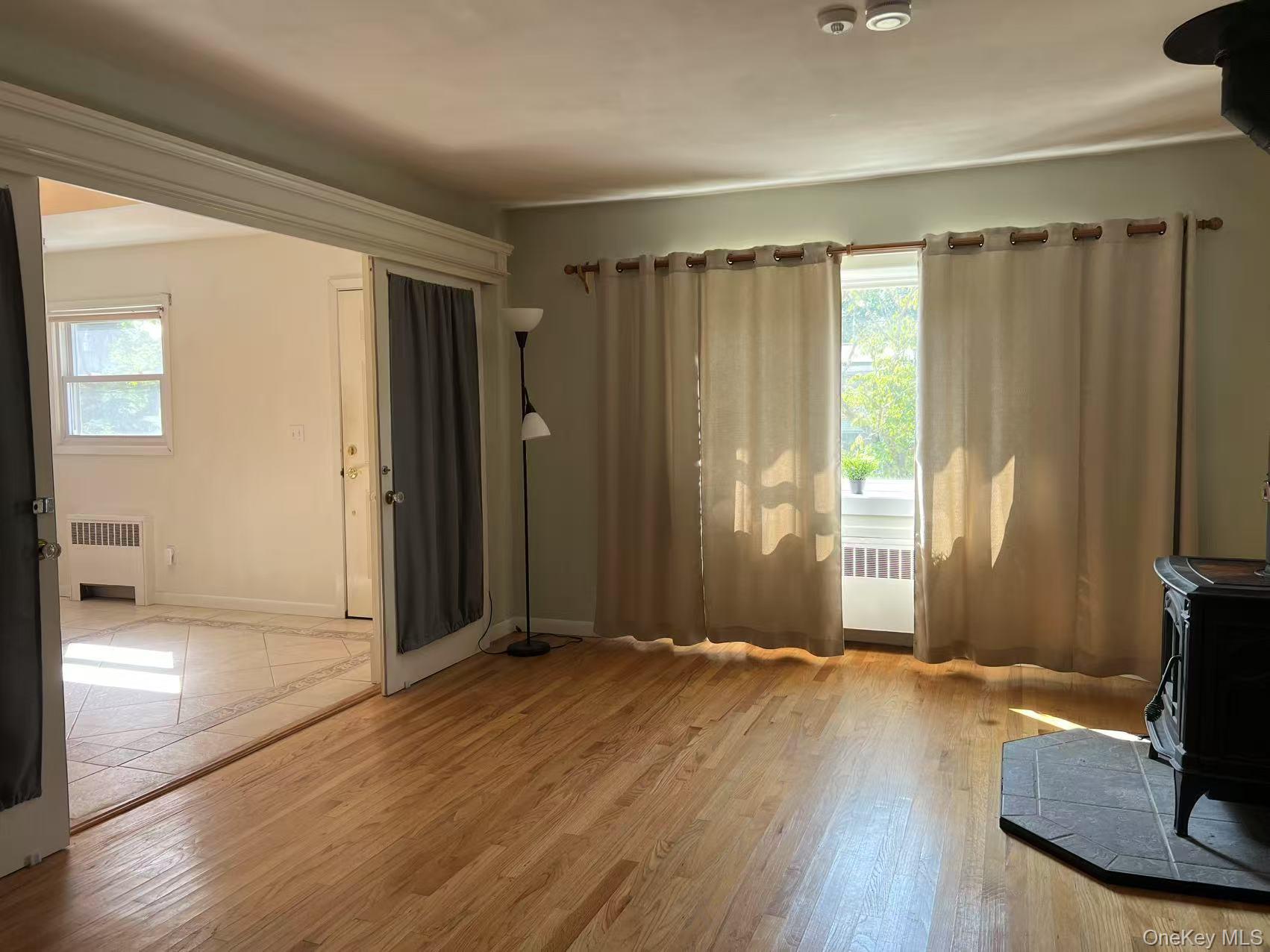 216 Glenwood Lane, Port Jefferson, NY 11777