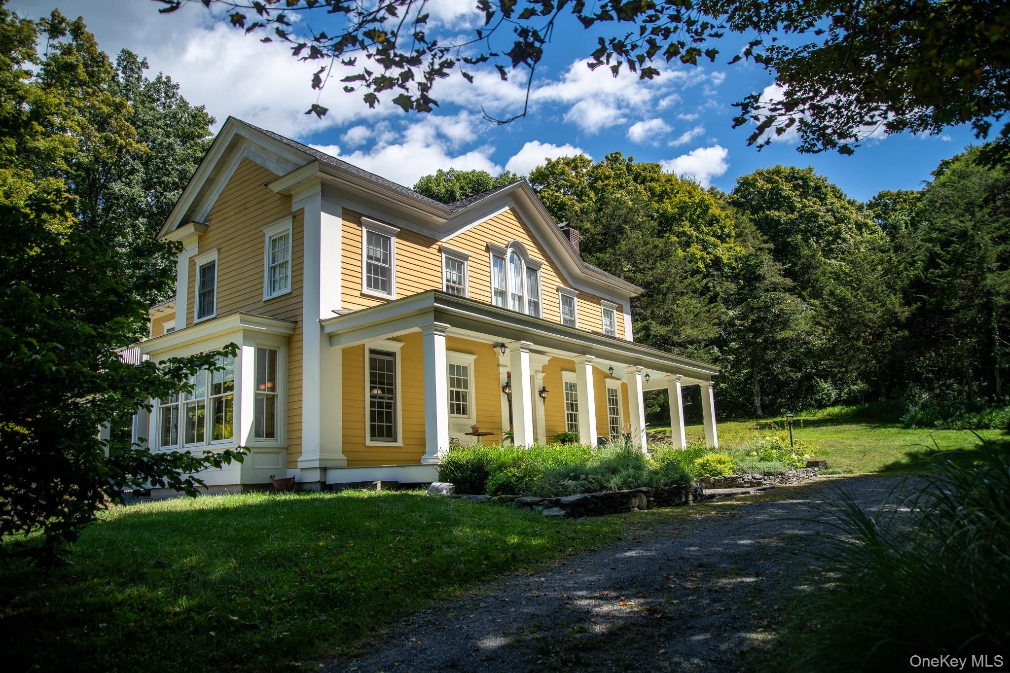 37 Morehouse Lane, Red Hook, NY 12571