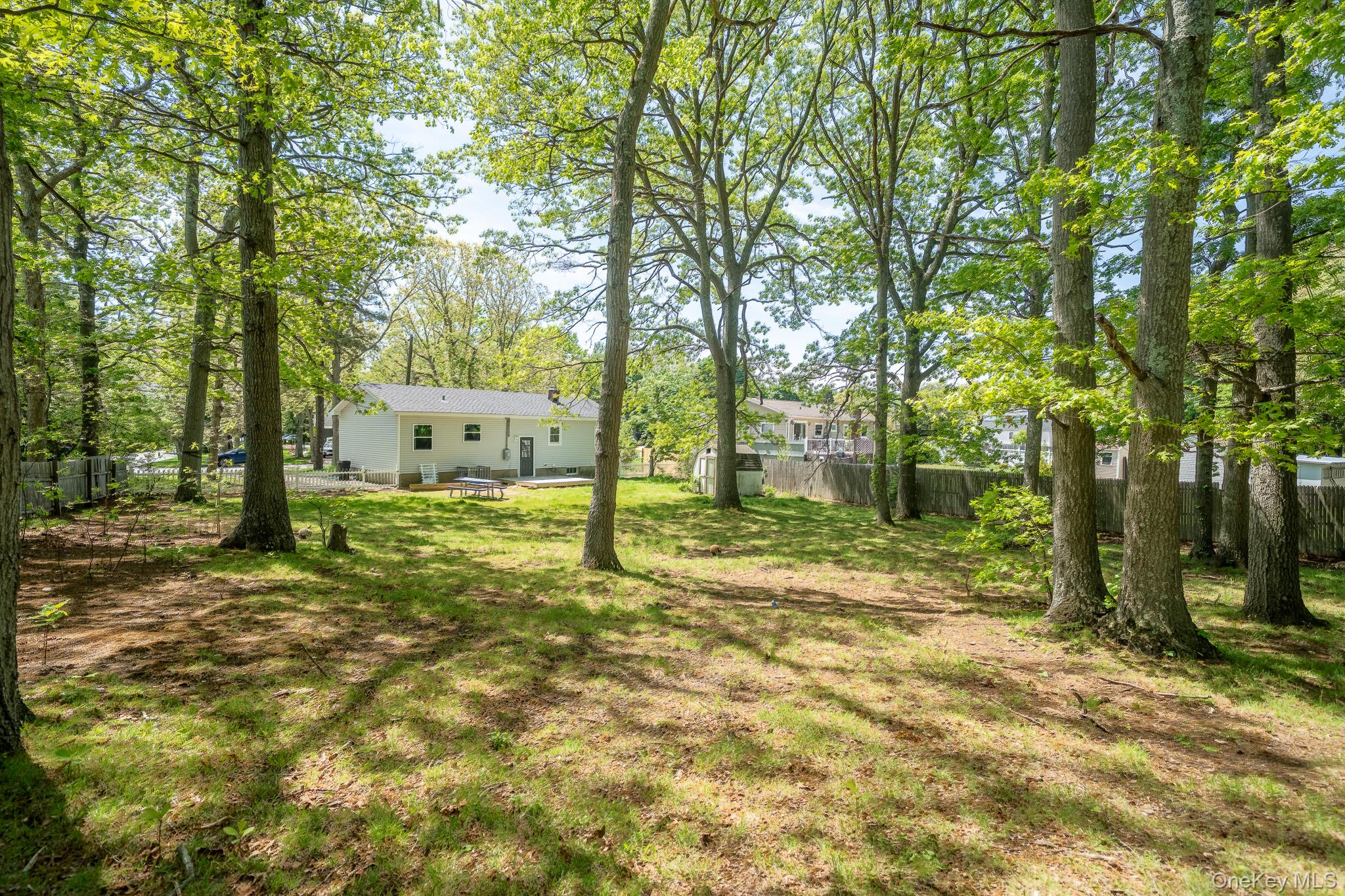 23 Wheat Path Road W, Mount Sinai, NY 11766