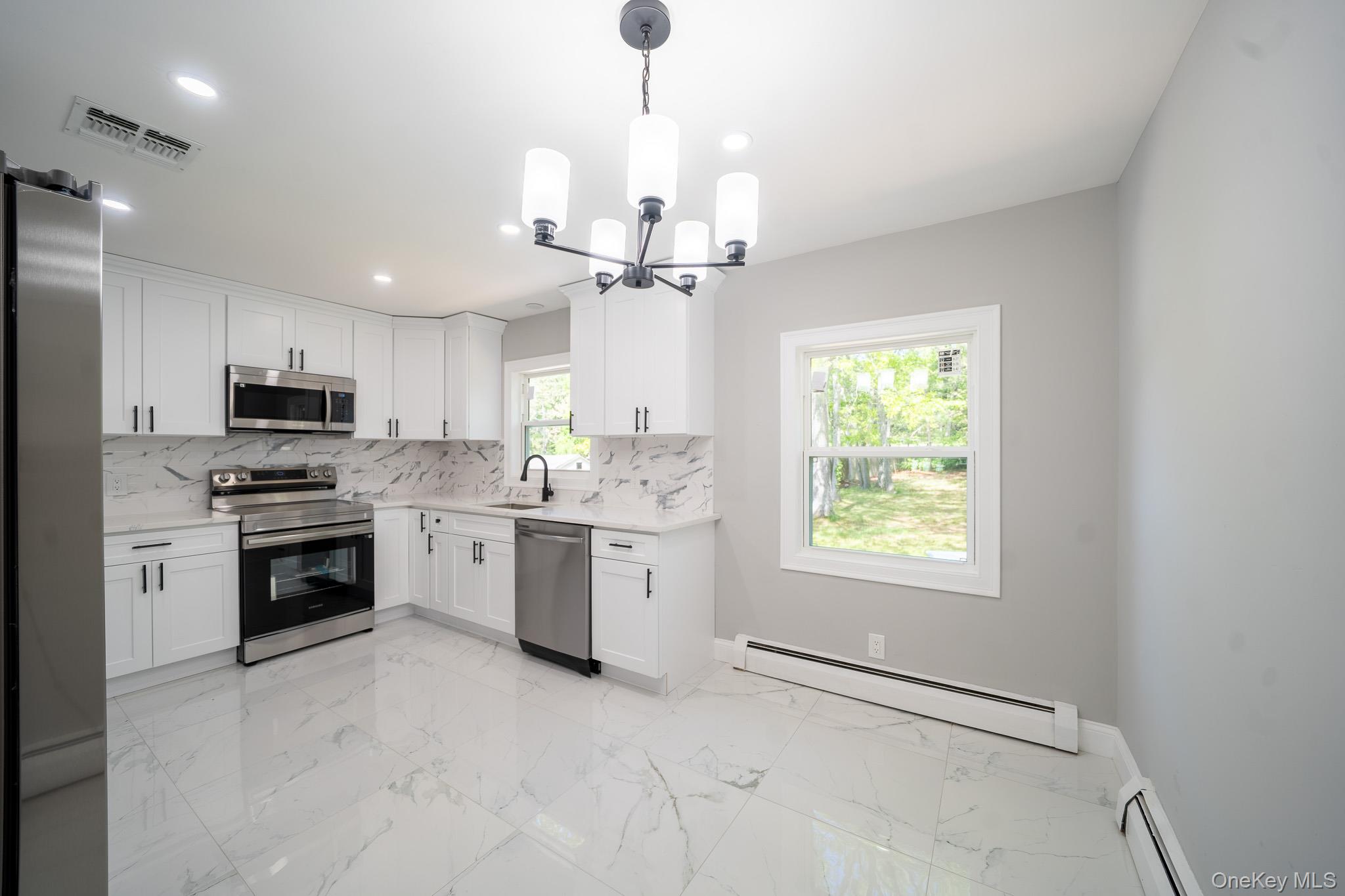 23 Wheat Path Road W, Mount Sinai, NY 11766