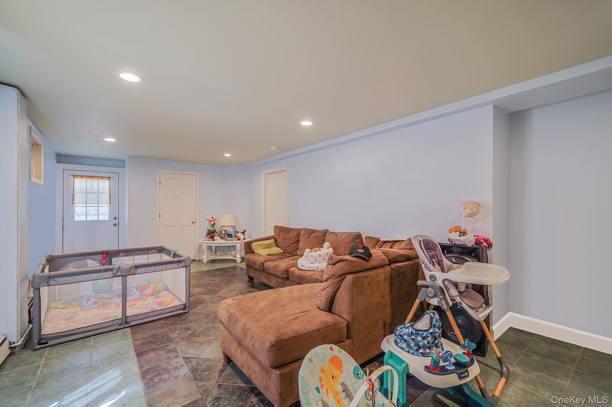 395 Linnet Street, Greenport, NY 11944