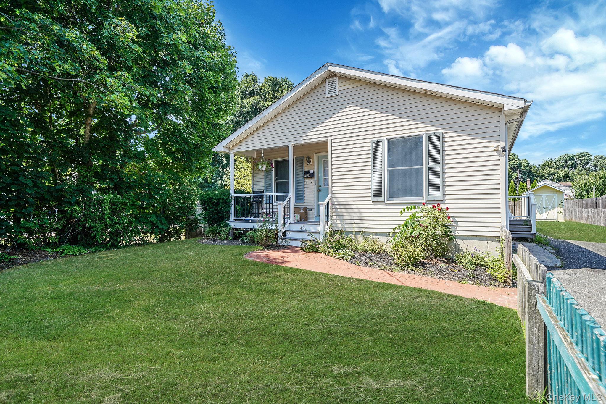 395 Linnet Street, Greenport, NY 11944