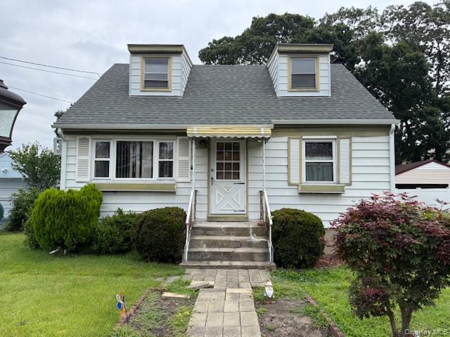 220 S Clinton Avenue, Lindenhurst, NY 11757