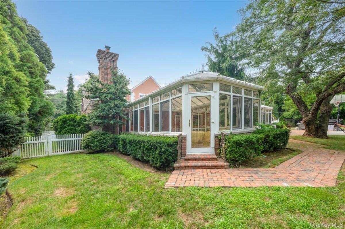 1331 Harbor Road, Hewlett Harbor, NY 11557