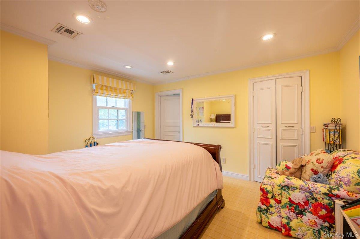 1331 Harbor Road, Hewlett Harbor, NY 11557