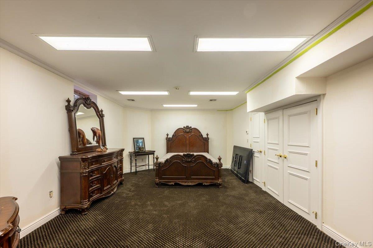 1331 Harbor Road, Hewlett Harbor, NY 11557