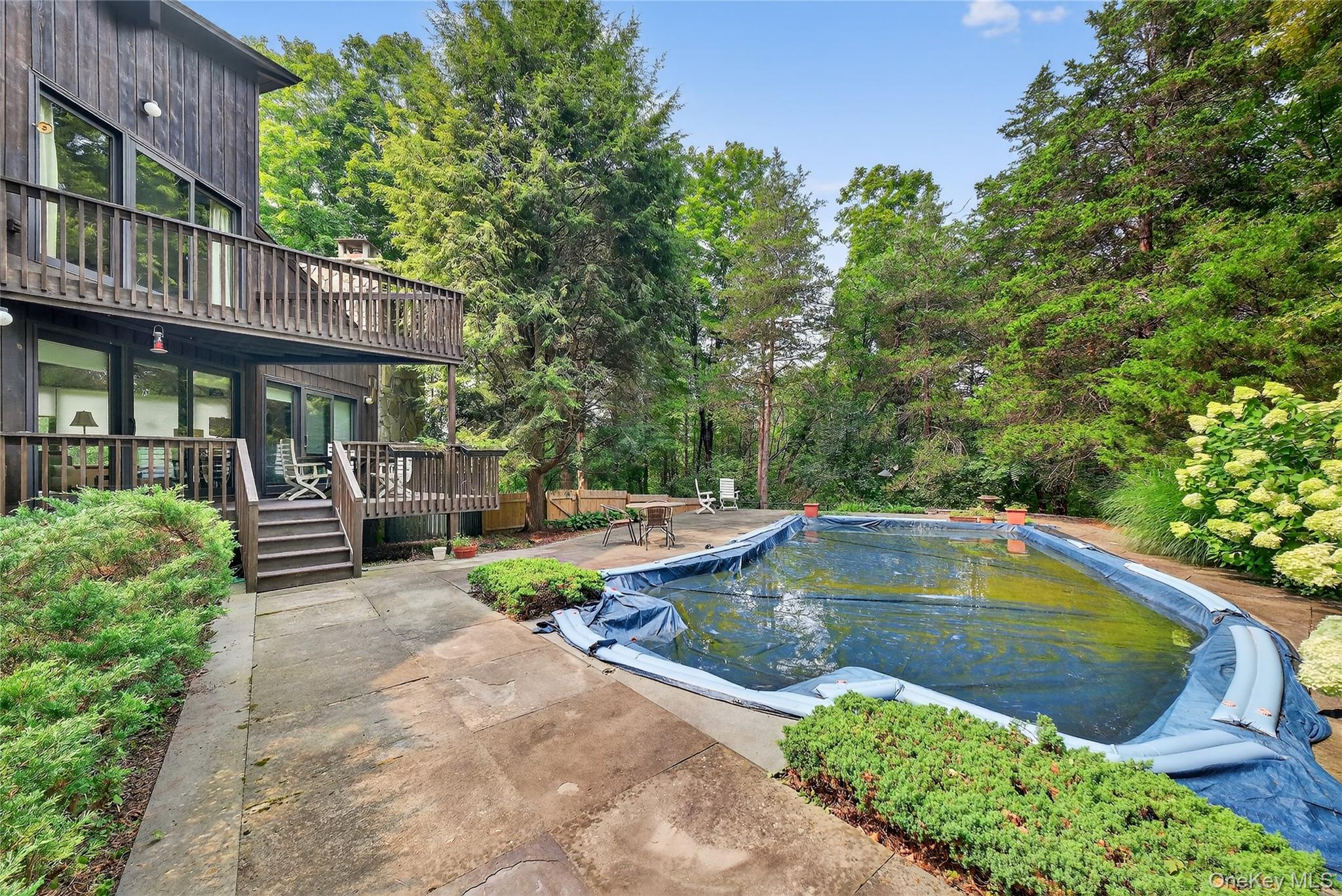 27 Woodland Drive, Salt Point, NY 12578