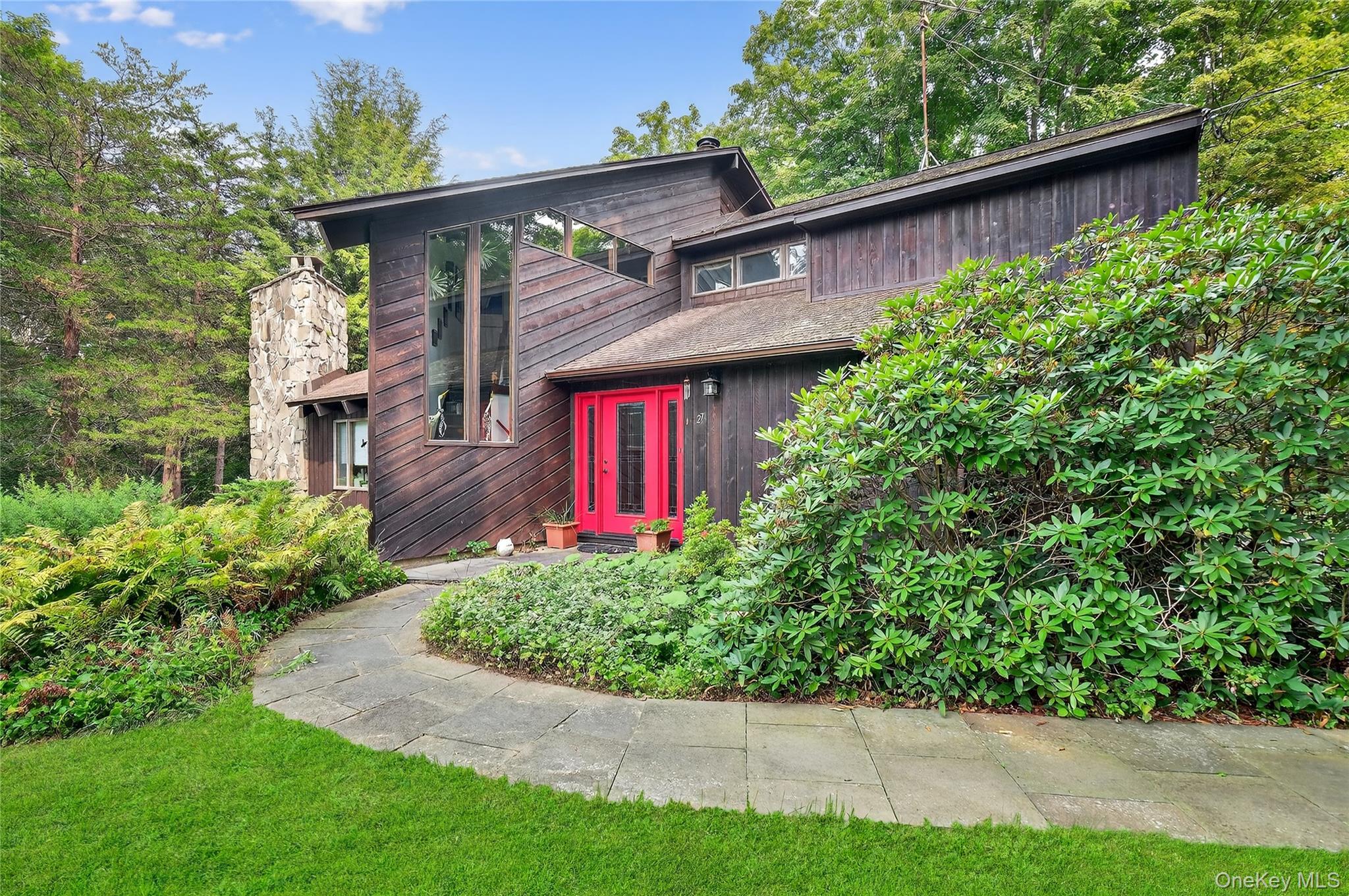 27 Woodland Drive, Salt Point, NY 12578