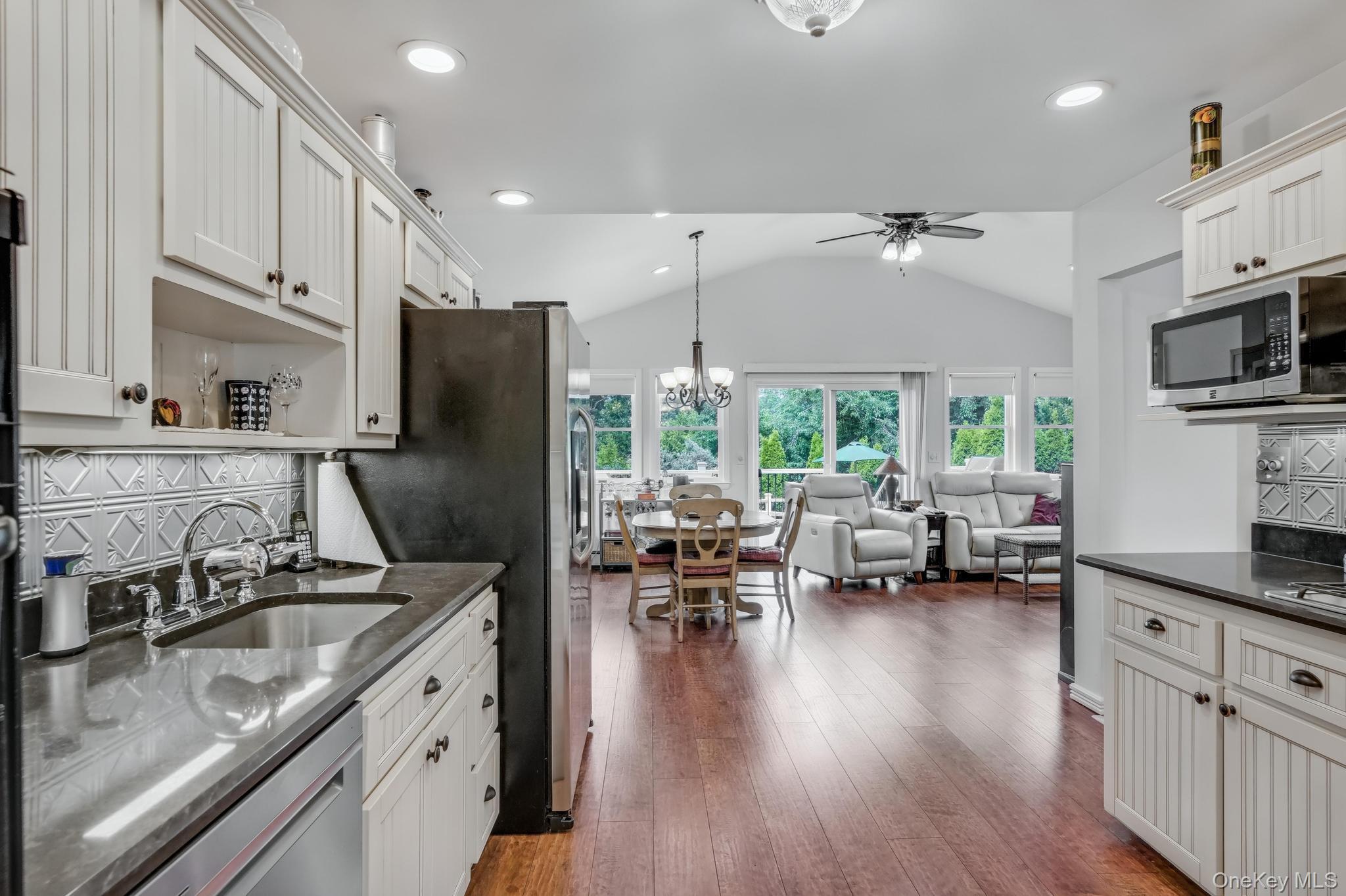 20 Peppermint Road, Commack, NY 11725