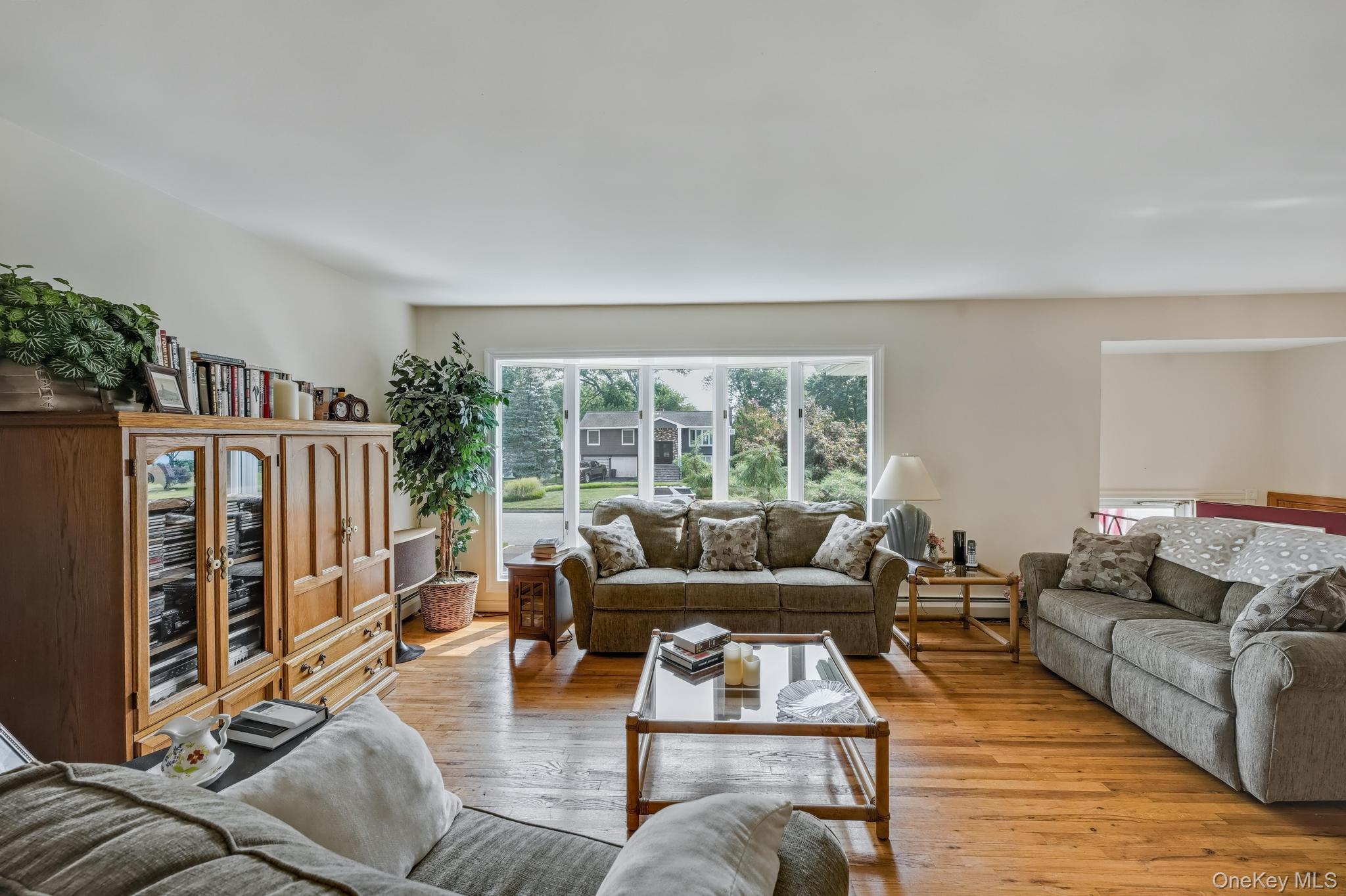 20 Peppermint Road, Commack, NY 11725