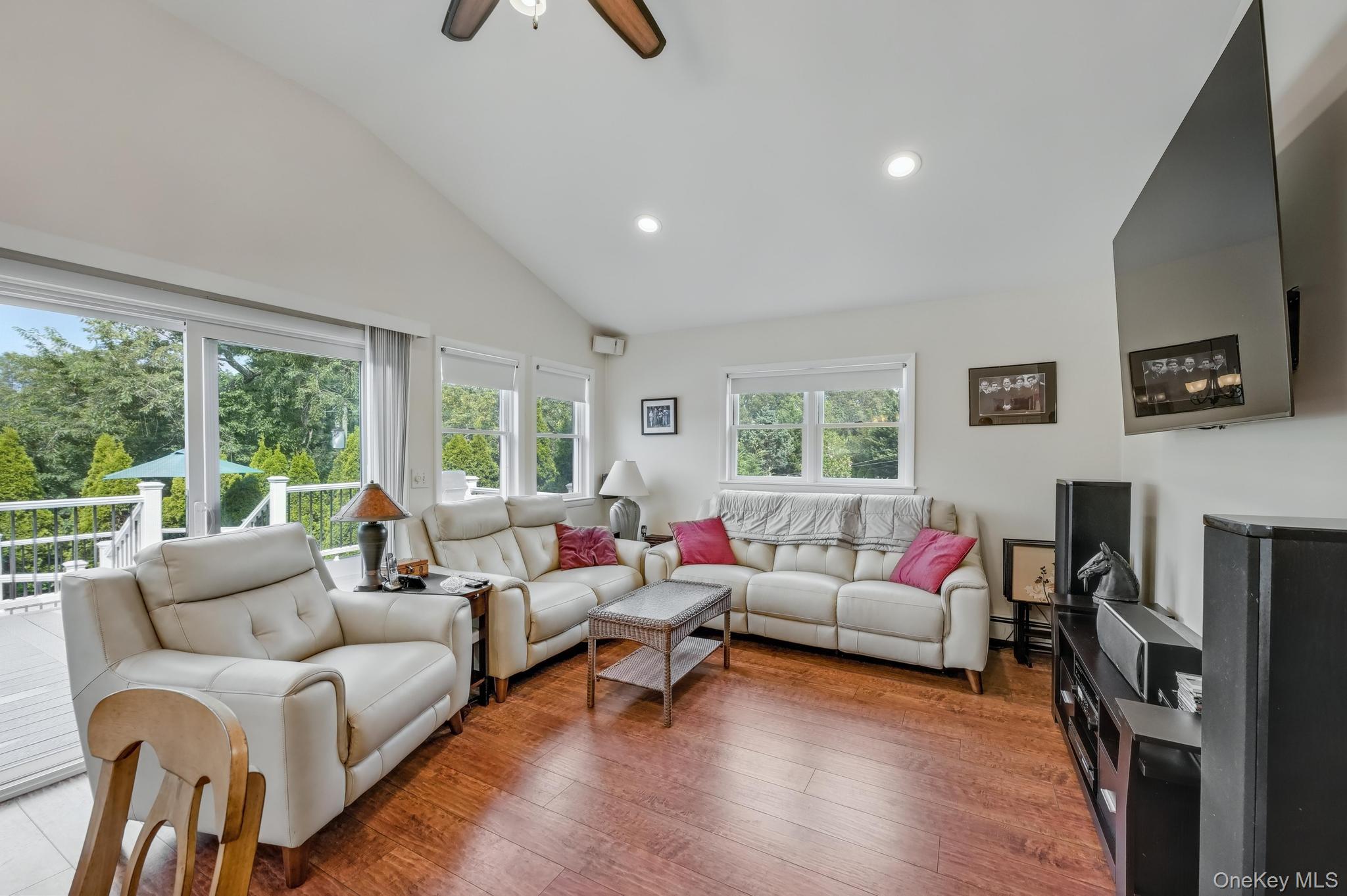 20 Peppermint Road, Commack, NY 11725