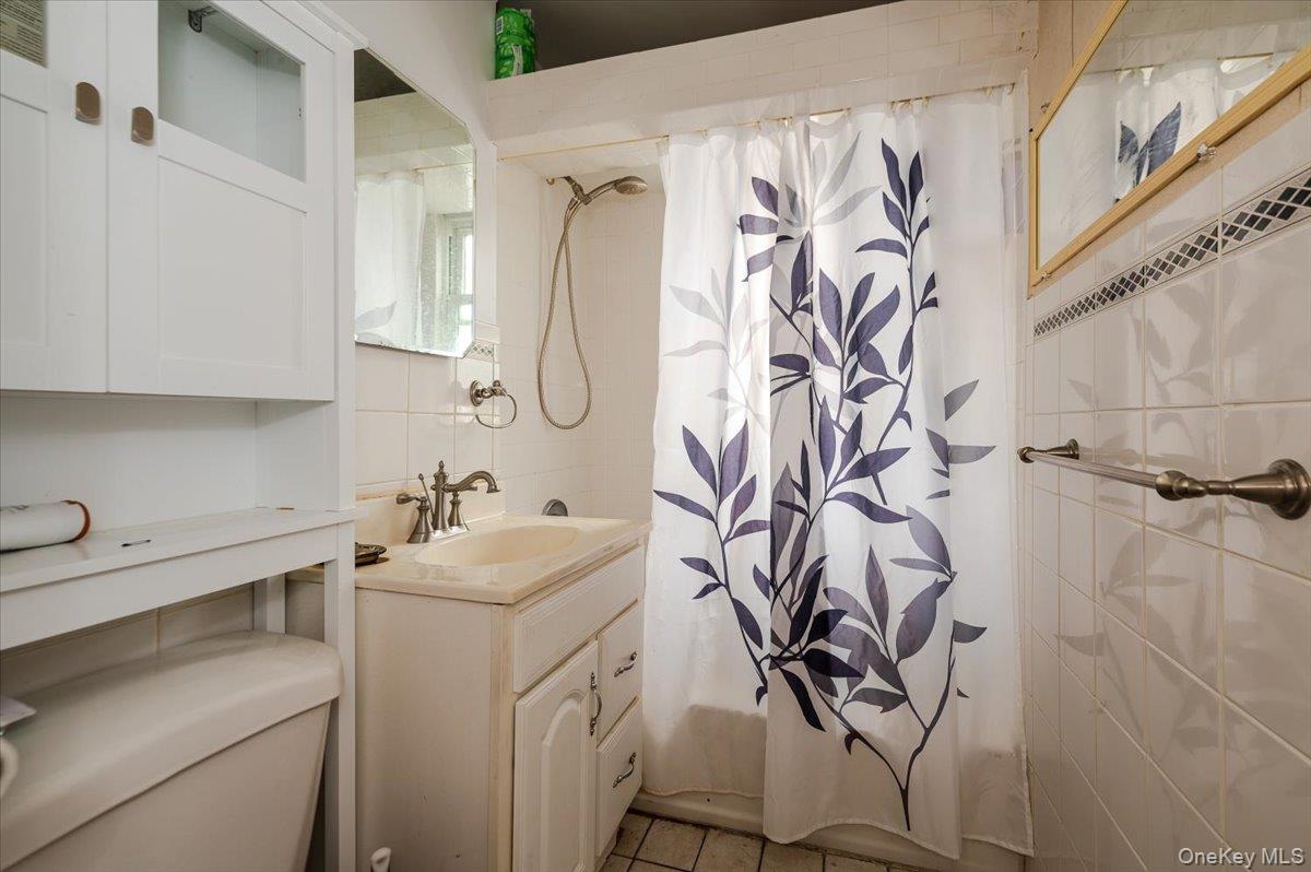 2703 Woodhull Avenue, Bronx, NY 10469