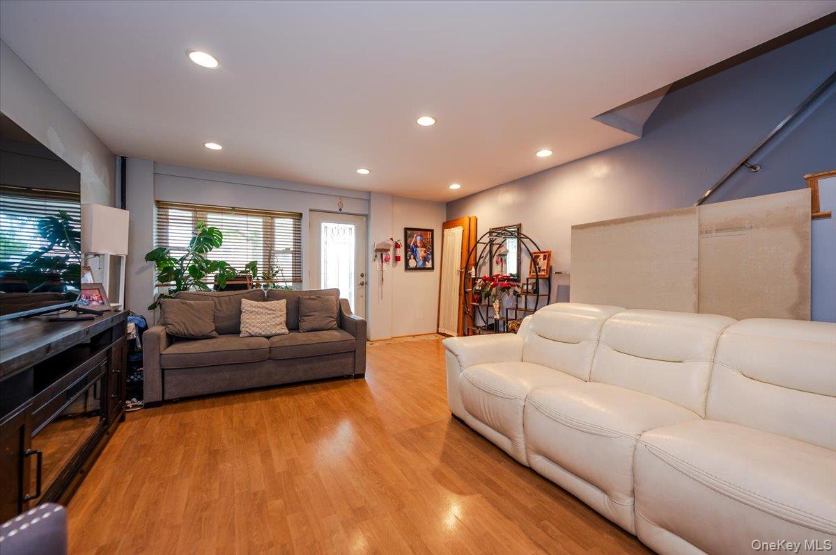 2703 Woodhull Avenue, Bronx, NY 10469