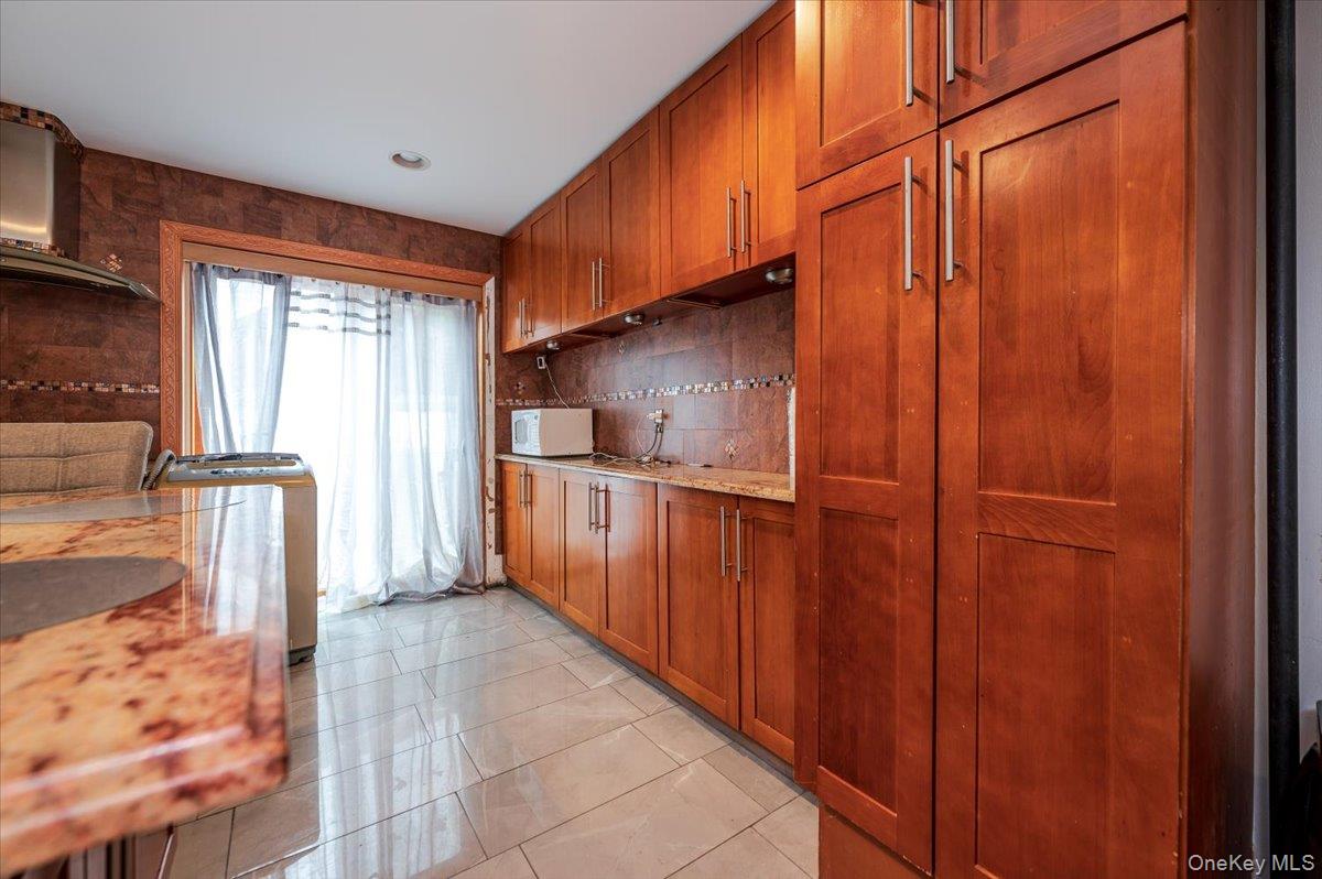 2703 Woodhull Avenue, Bronx, NY 10469