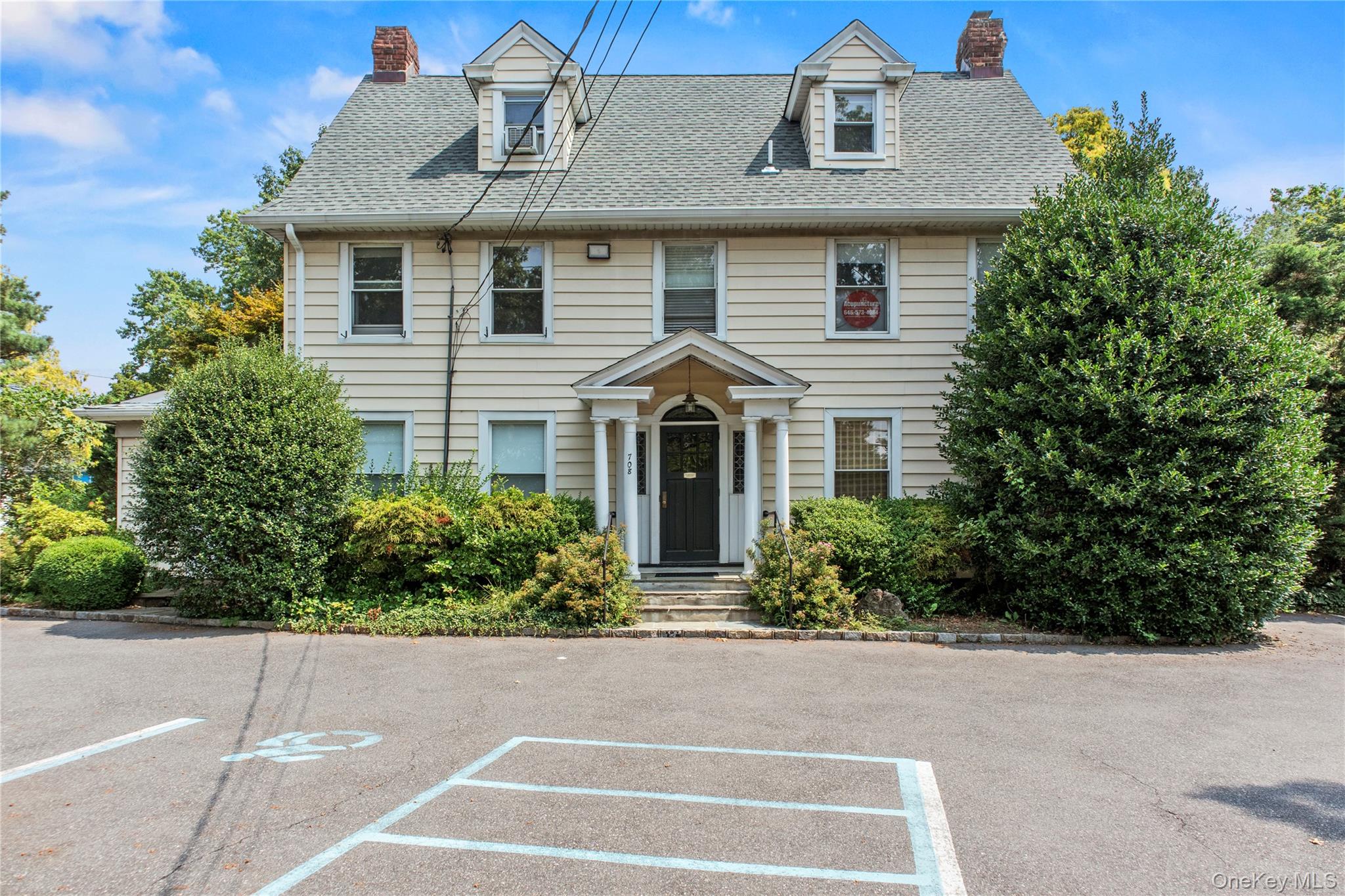 708 Glen Cove Avenue # 204, Glen Head, NY 11545