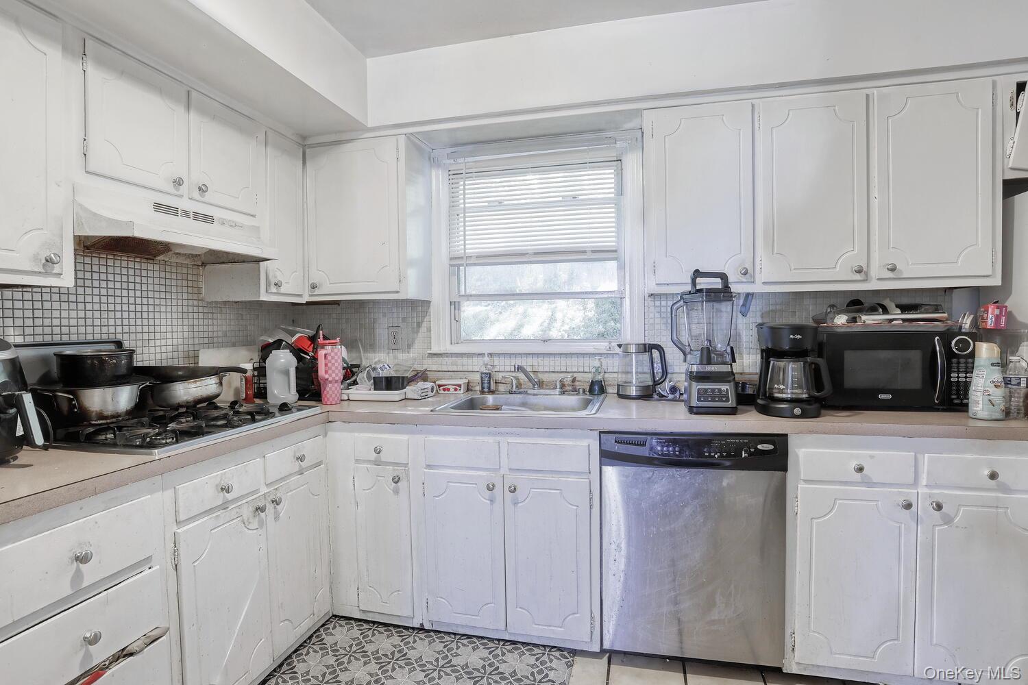 14 Rock Drive, Valley Cottage, NY 10989