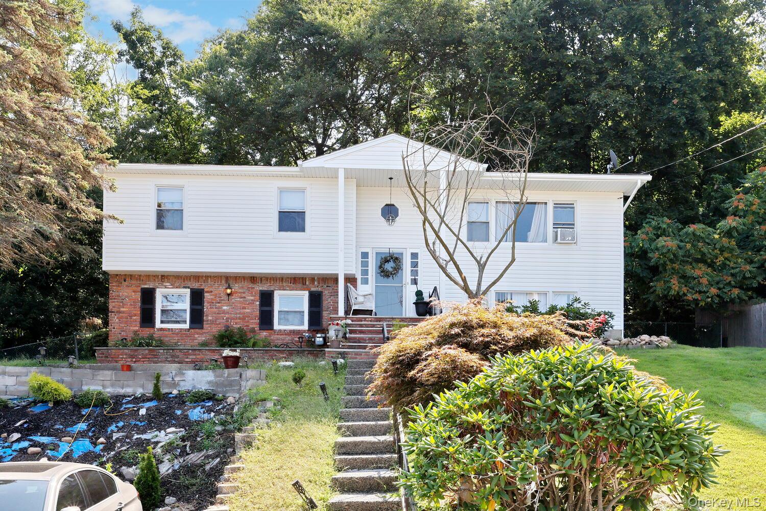 14 Rock Drive, Valley Cottage, NY 10989