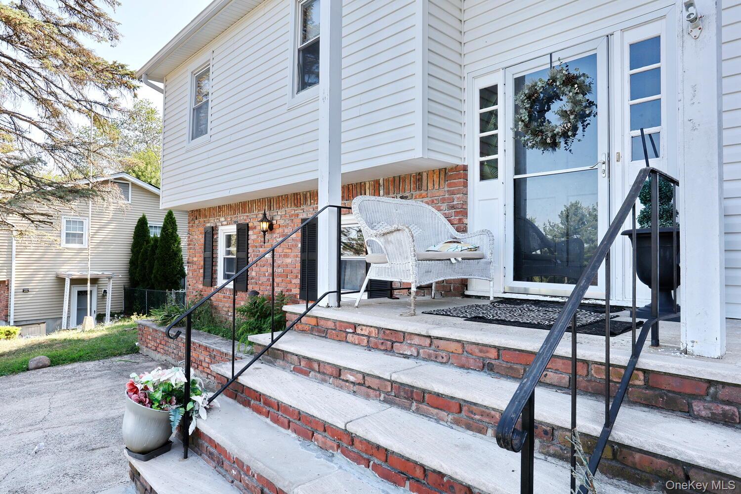 14 Rock Drive, Valley Cottage, NY 10989