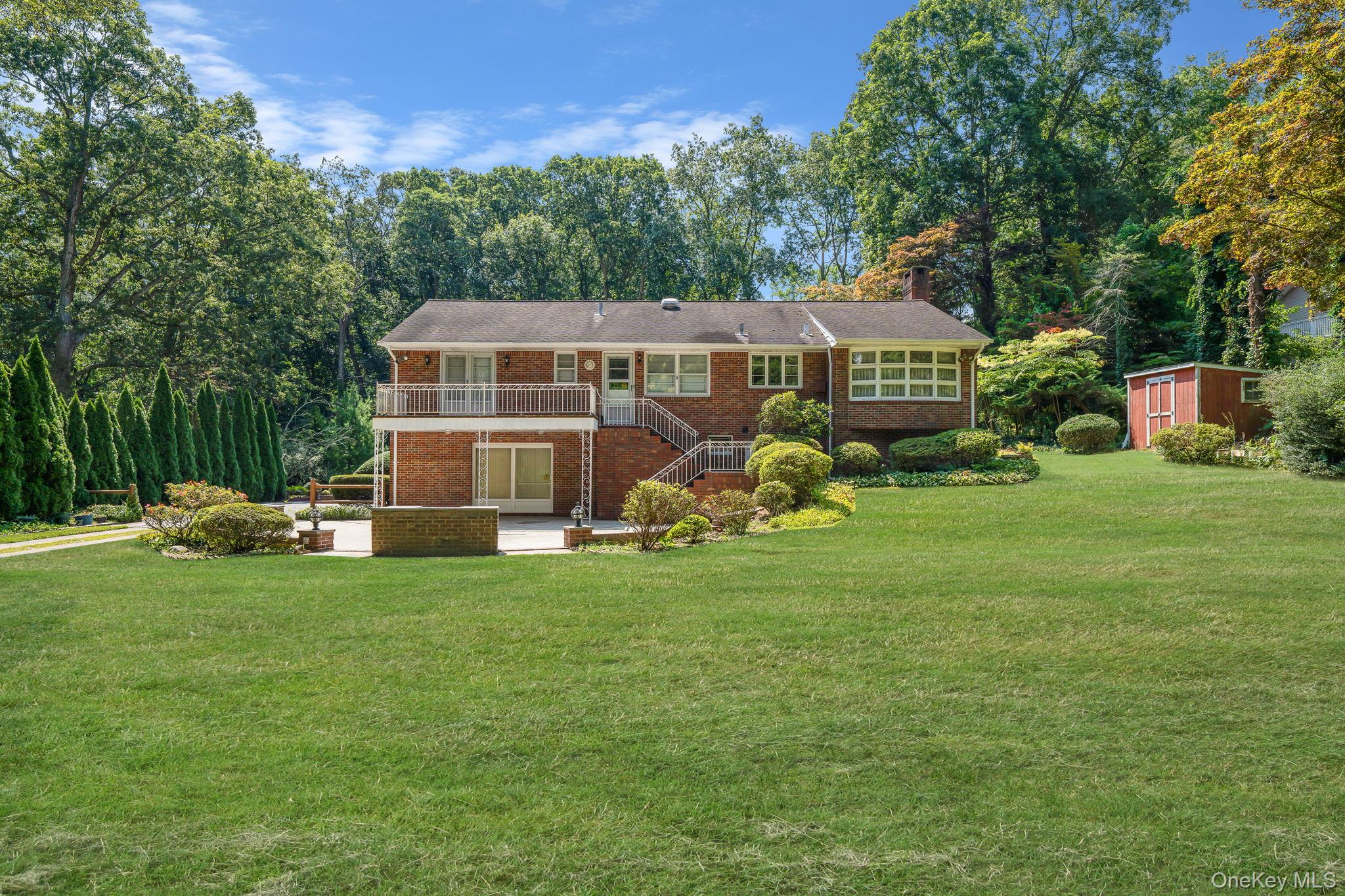 520 Caledonia Road, Dix Hills, NY 11746