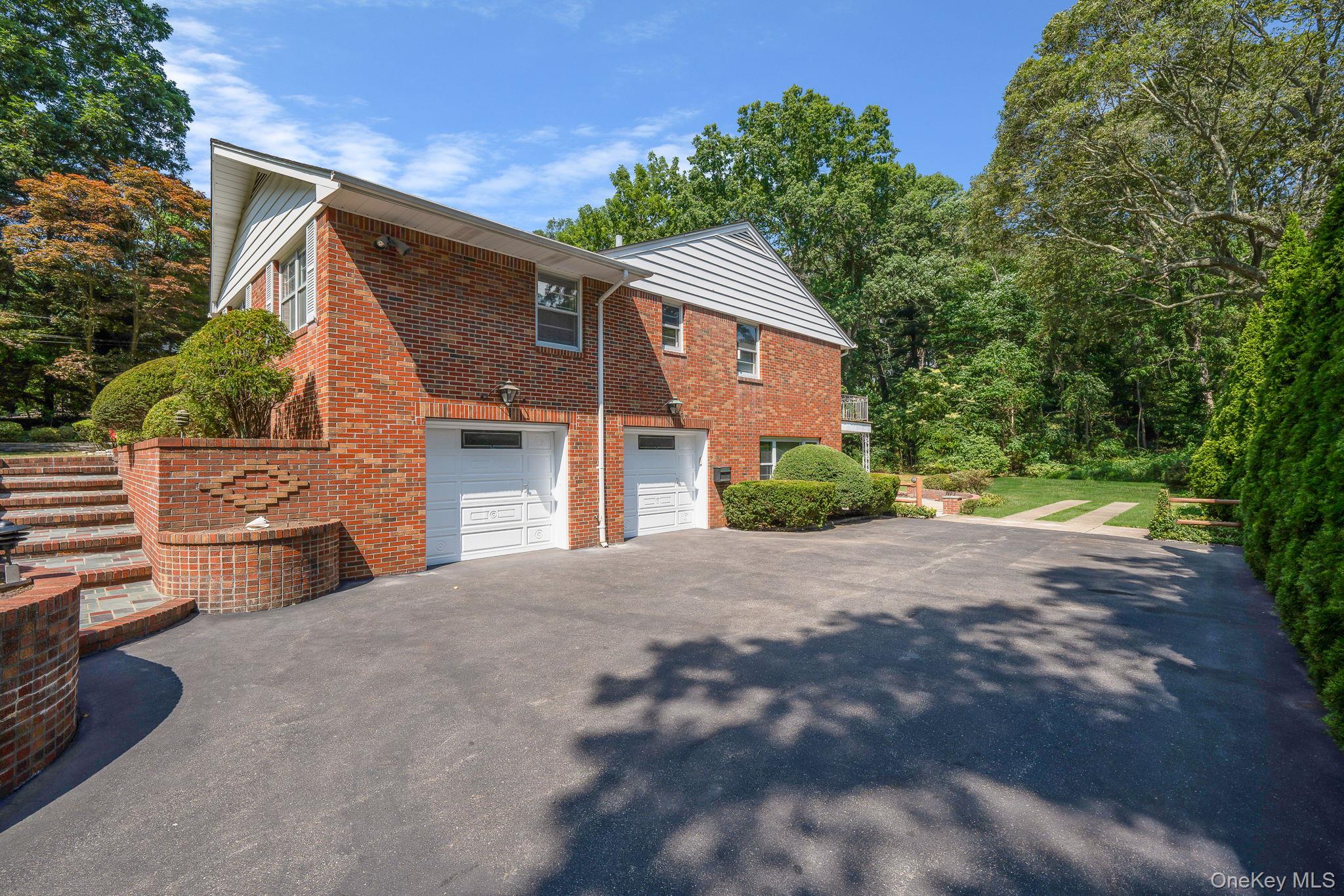 520 Caledonia Road, Dix Hills, NY 11746