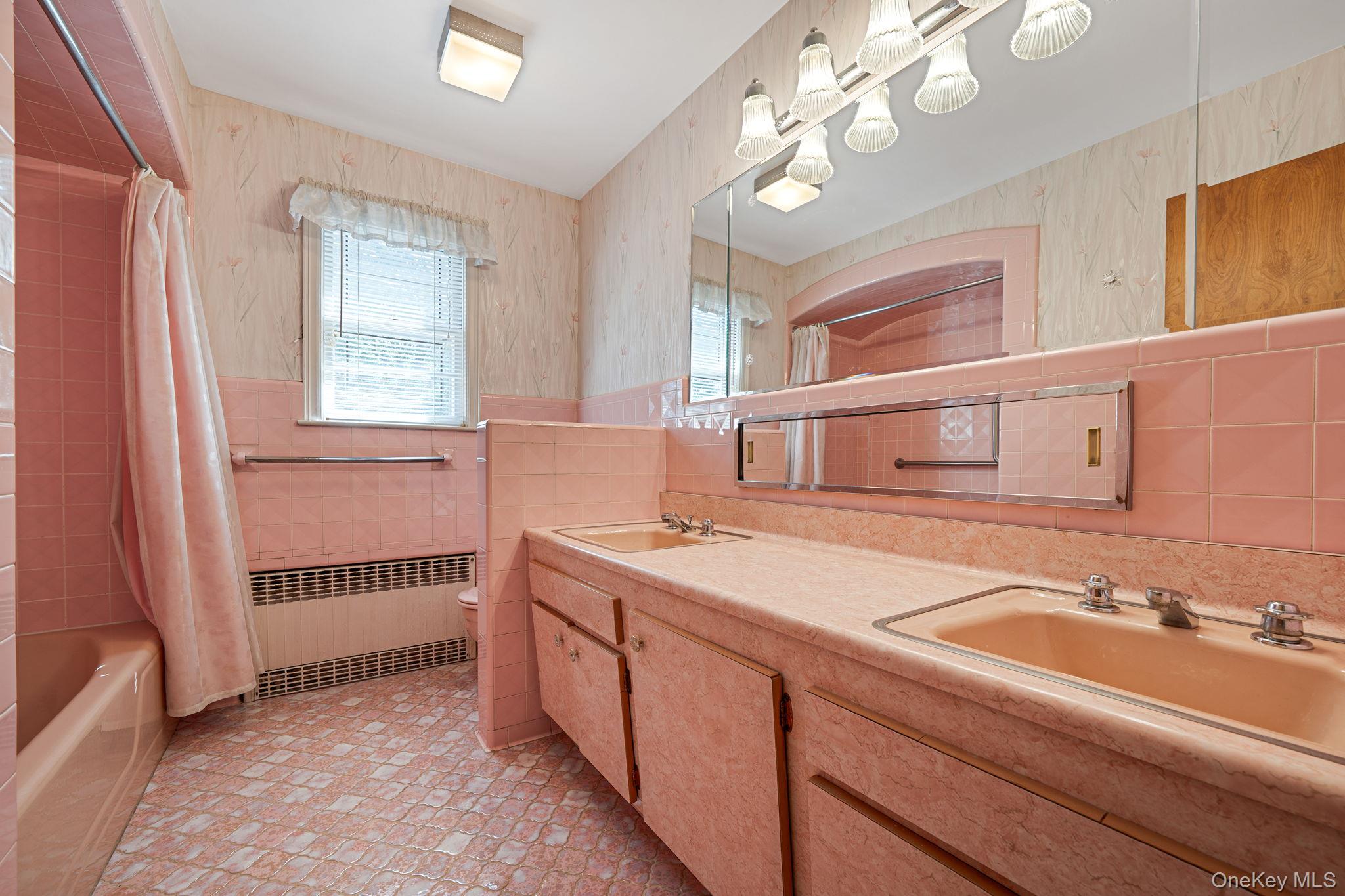 520 Caledonia Road, Dix Hills, NY 11746