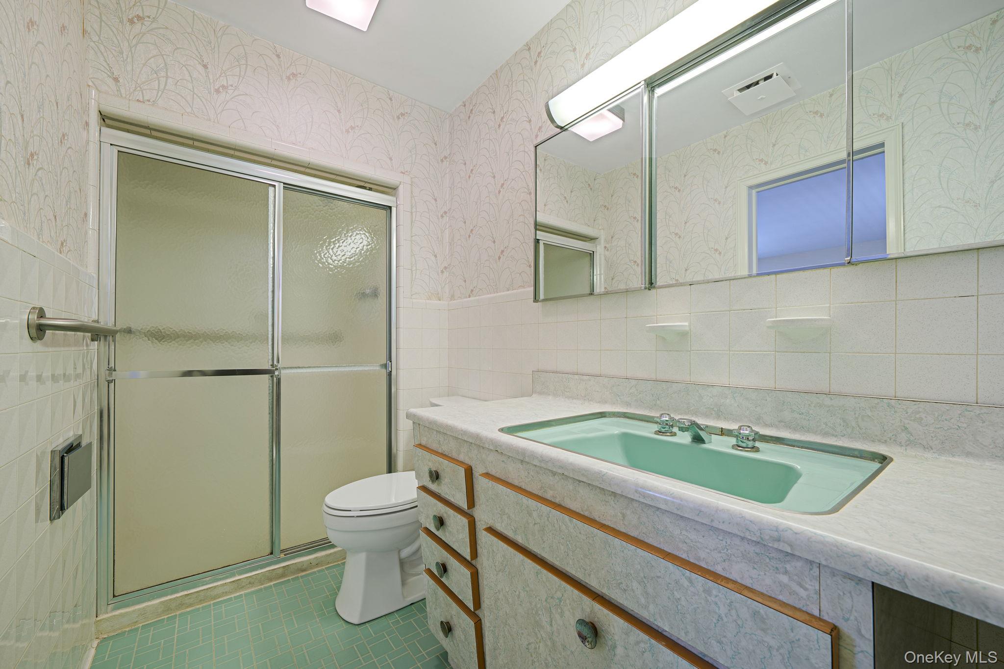 520 Caledonia Road, Dix Hills, NY 11746