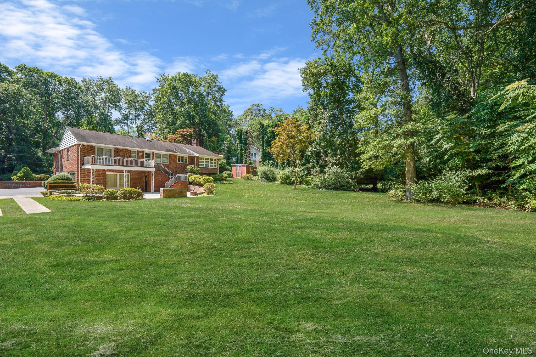 520 Caledonia Road, Dix Hills, NY 11746